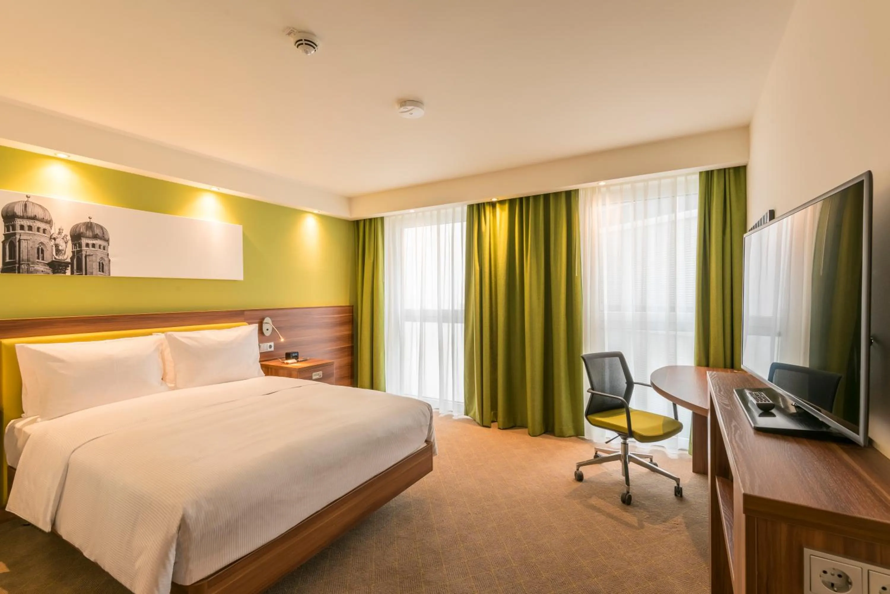Bedroom, Bed in Hampton By Hilton Munich City West