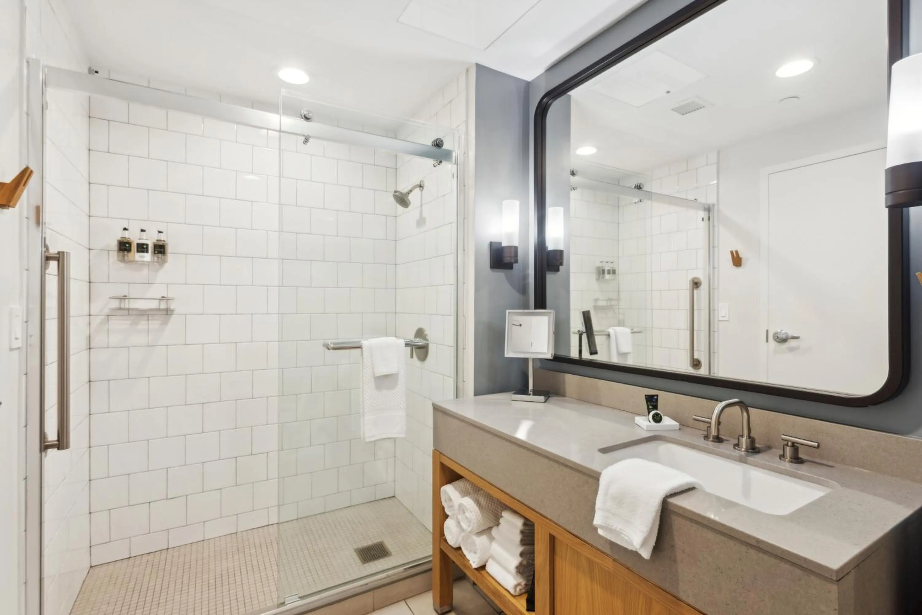 Bathroom in The Lodge at Gulf State Park, A Hilton Hotel