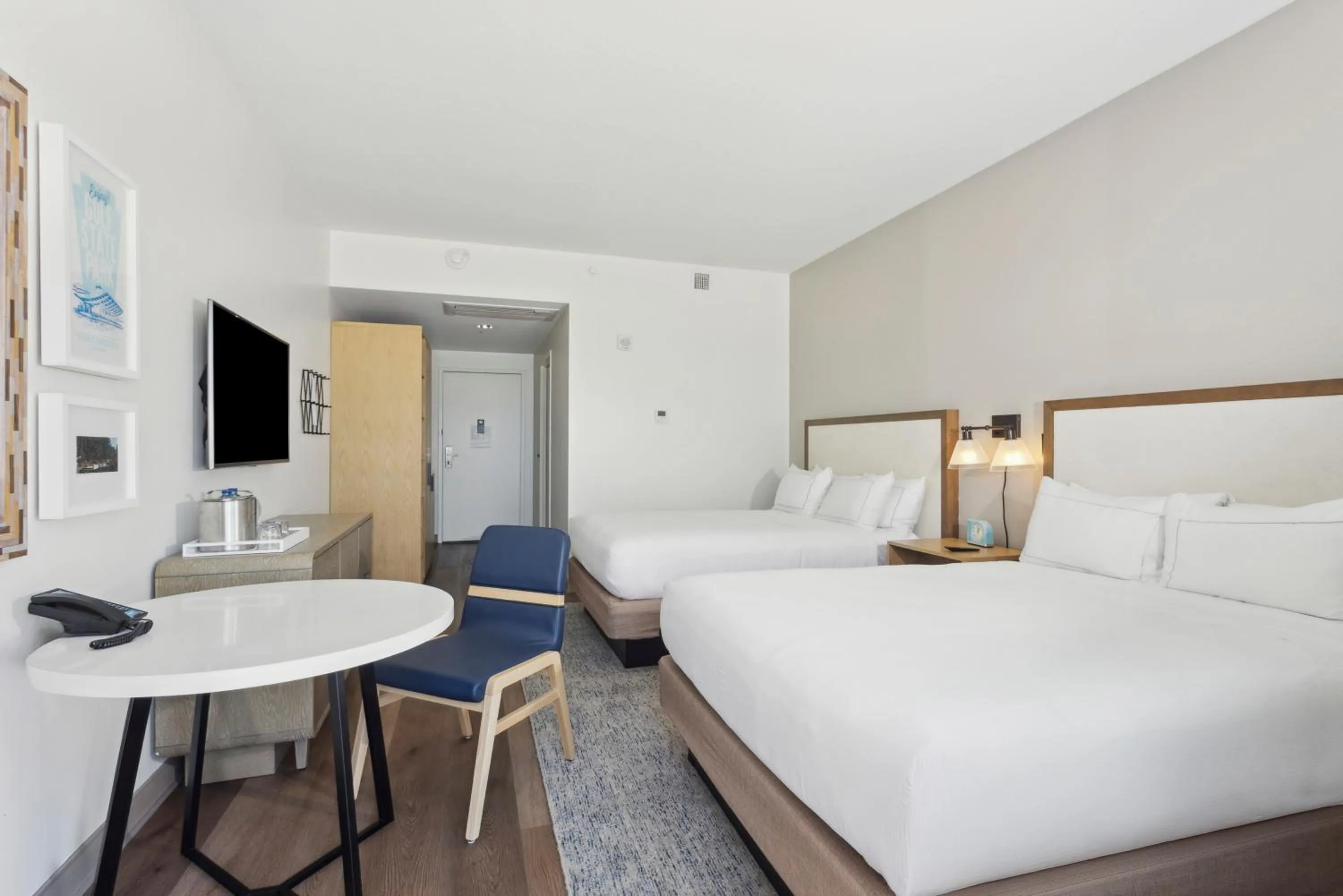 Bedroom, Bed in The Lodge at Gulf State Park, A Hilton Hotel