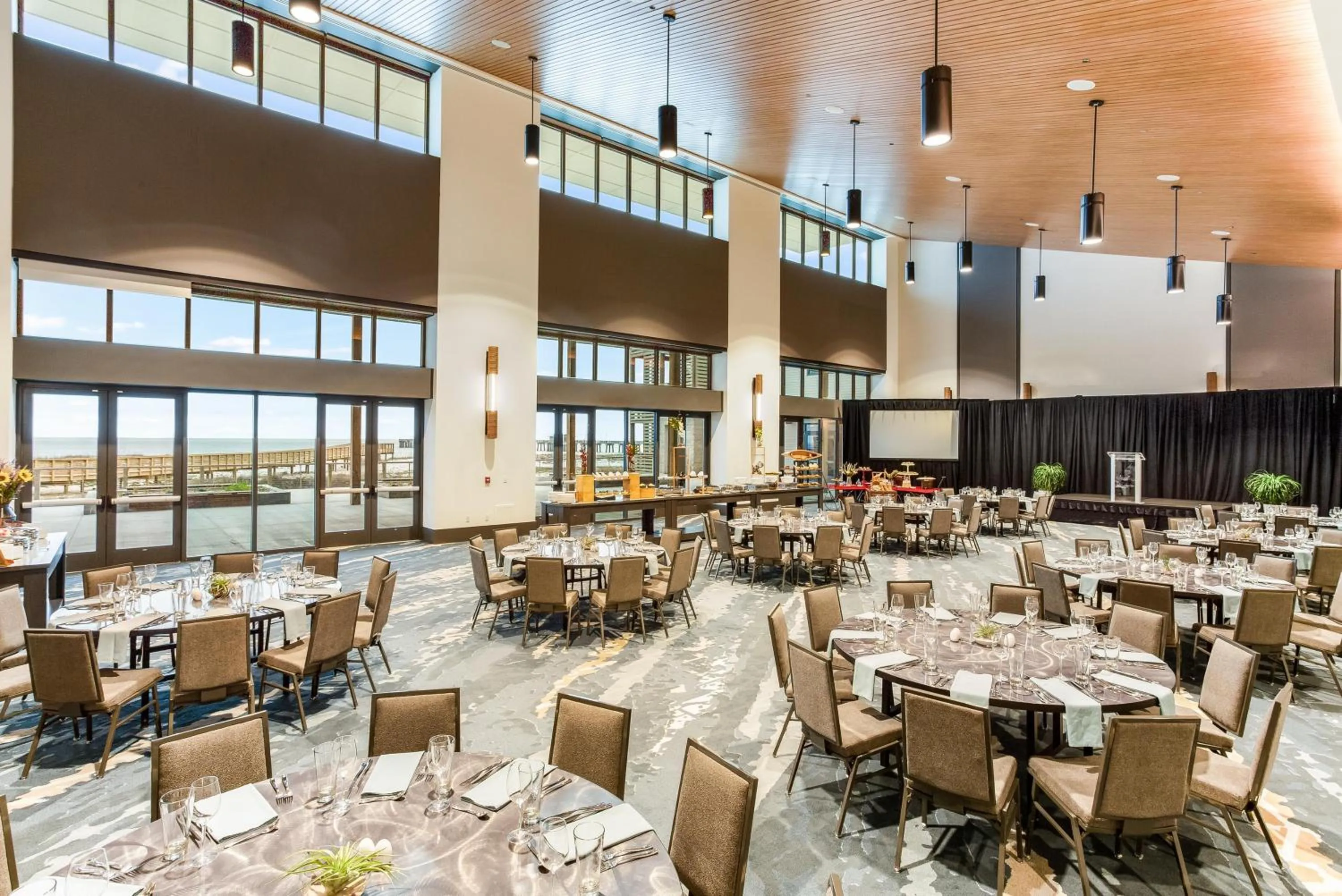 Meeting/conference room in The Lodge at Gulf State Park, A Hilton Hotel
