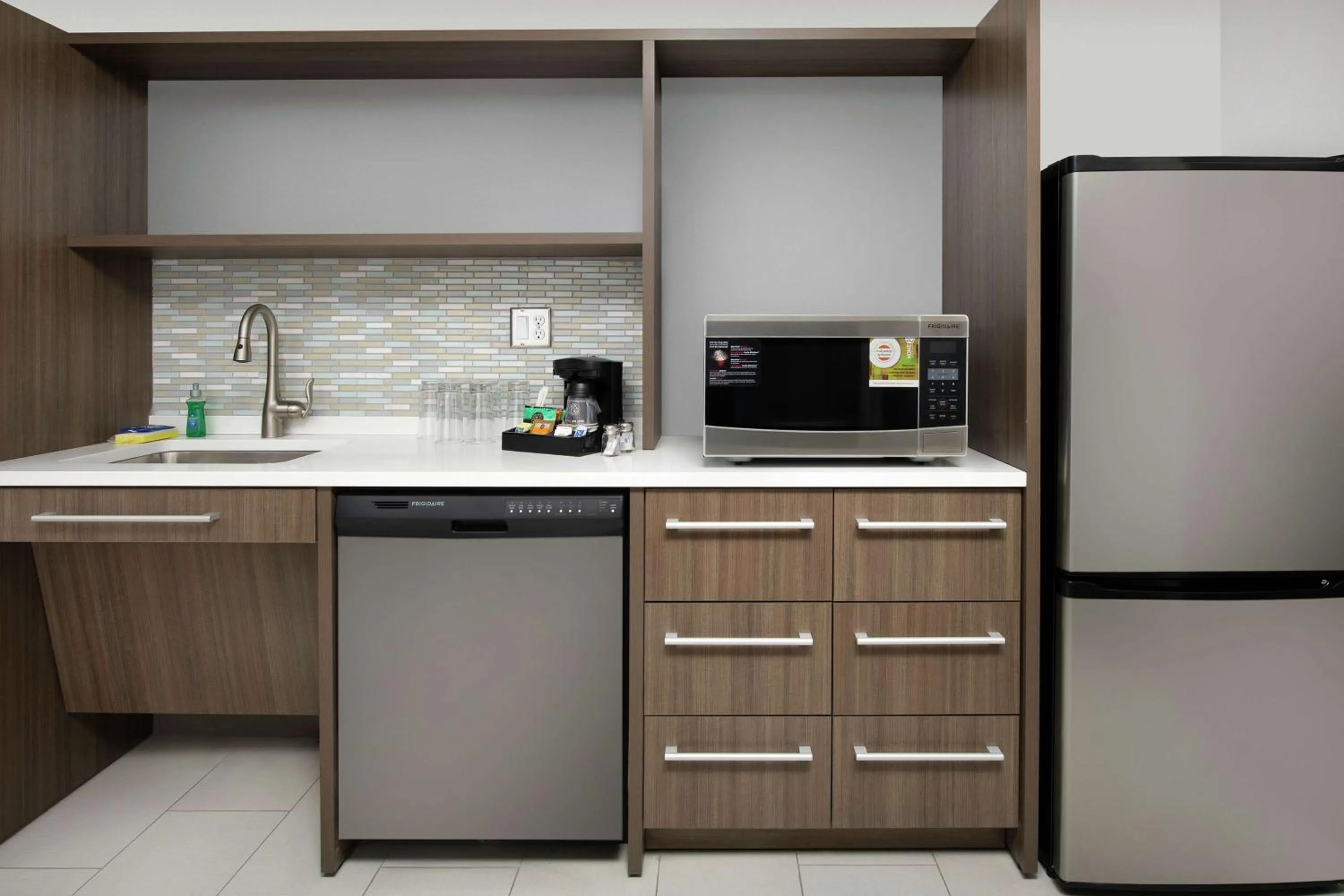 Kitchen or kitchenette in Home2 Suites By Hilton Longmont
