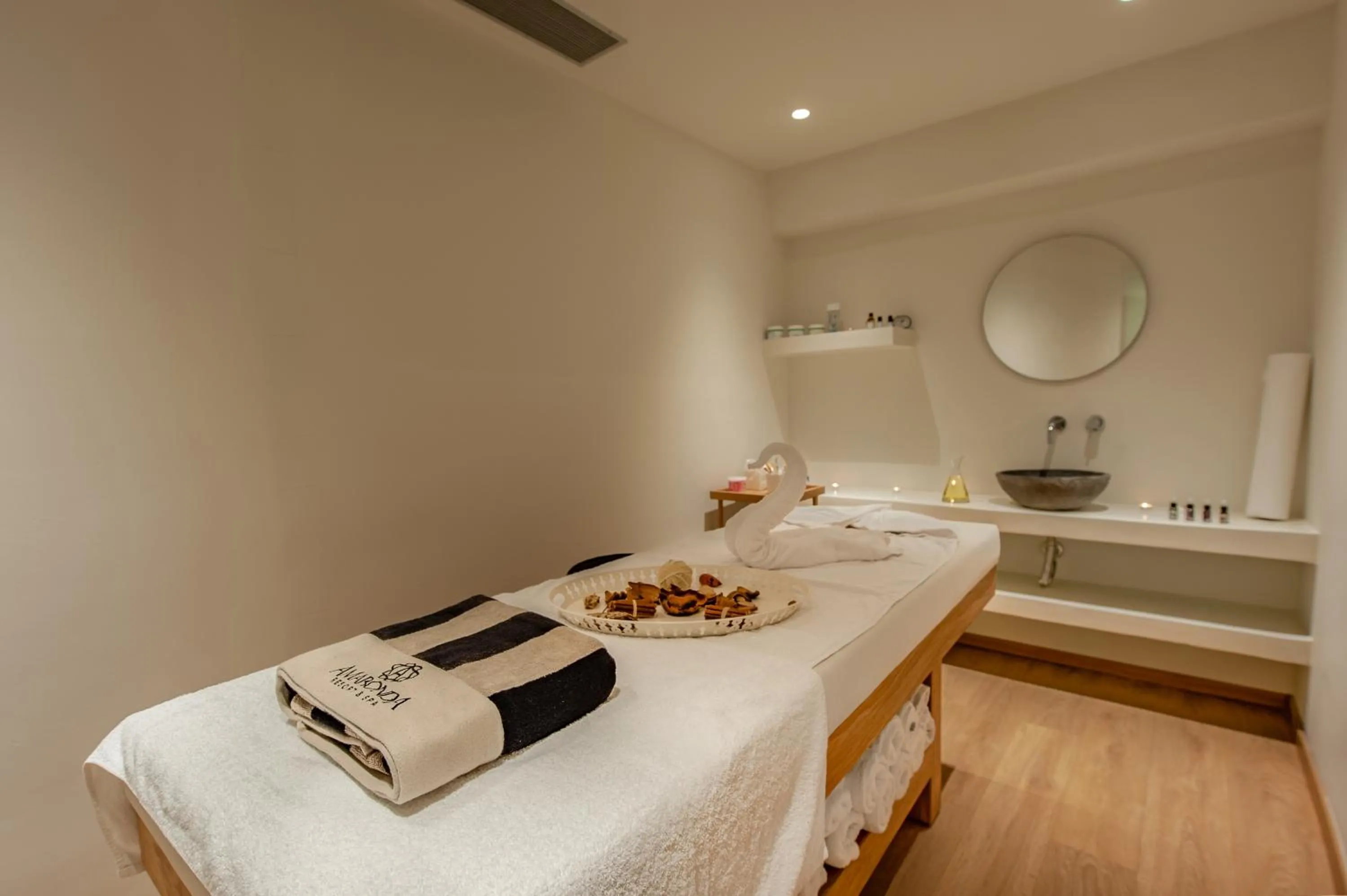 Massage, Bed in Amaronda Resort & Spa Eretria