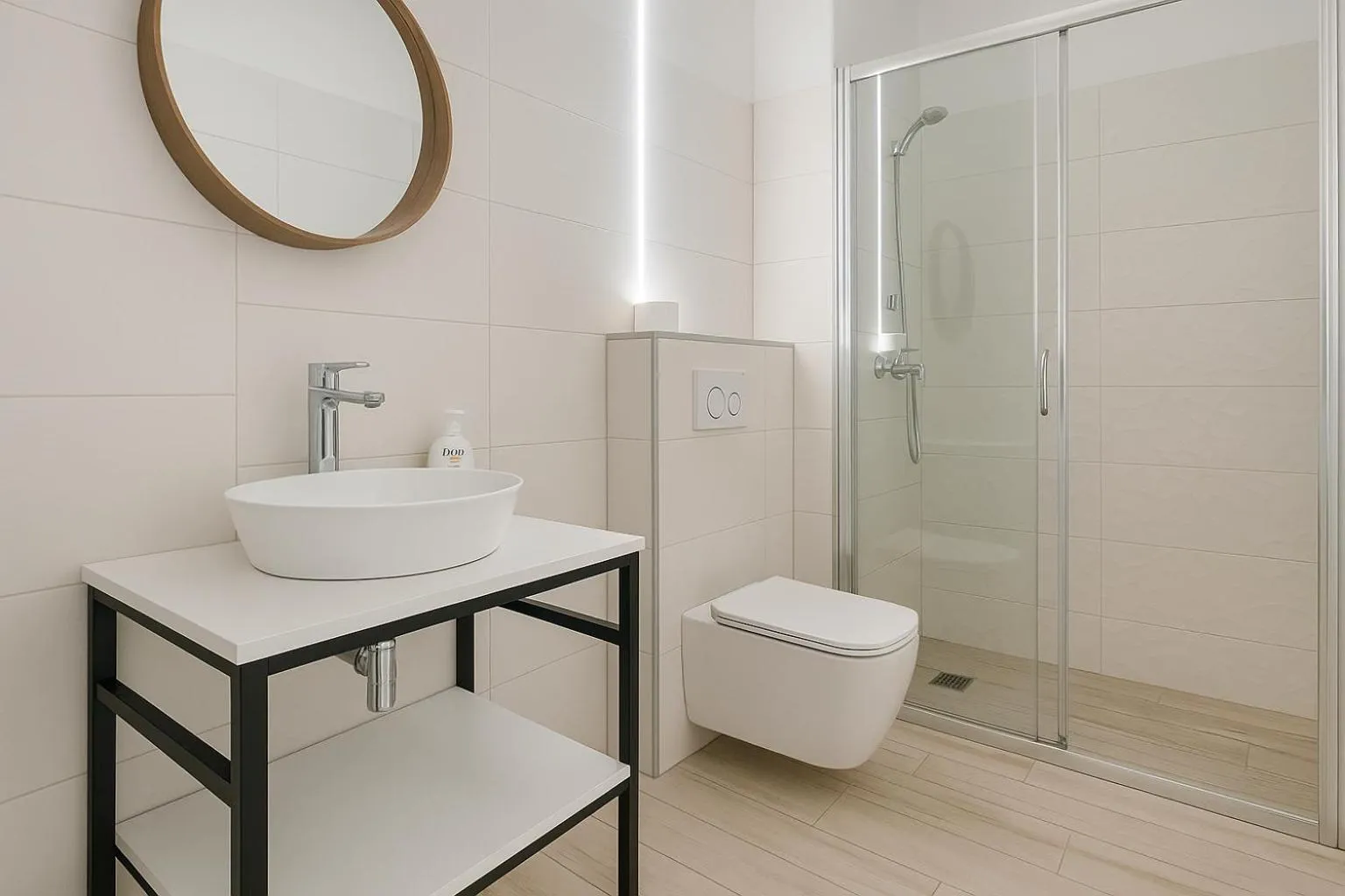 Shower in JoValiMarAnt