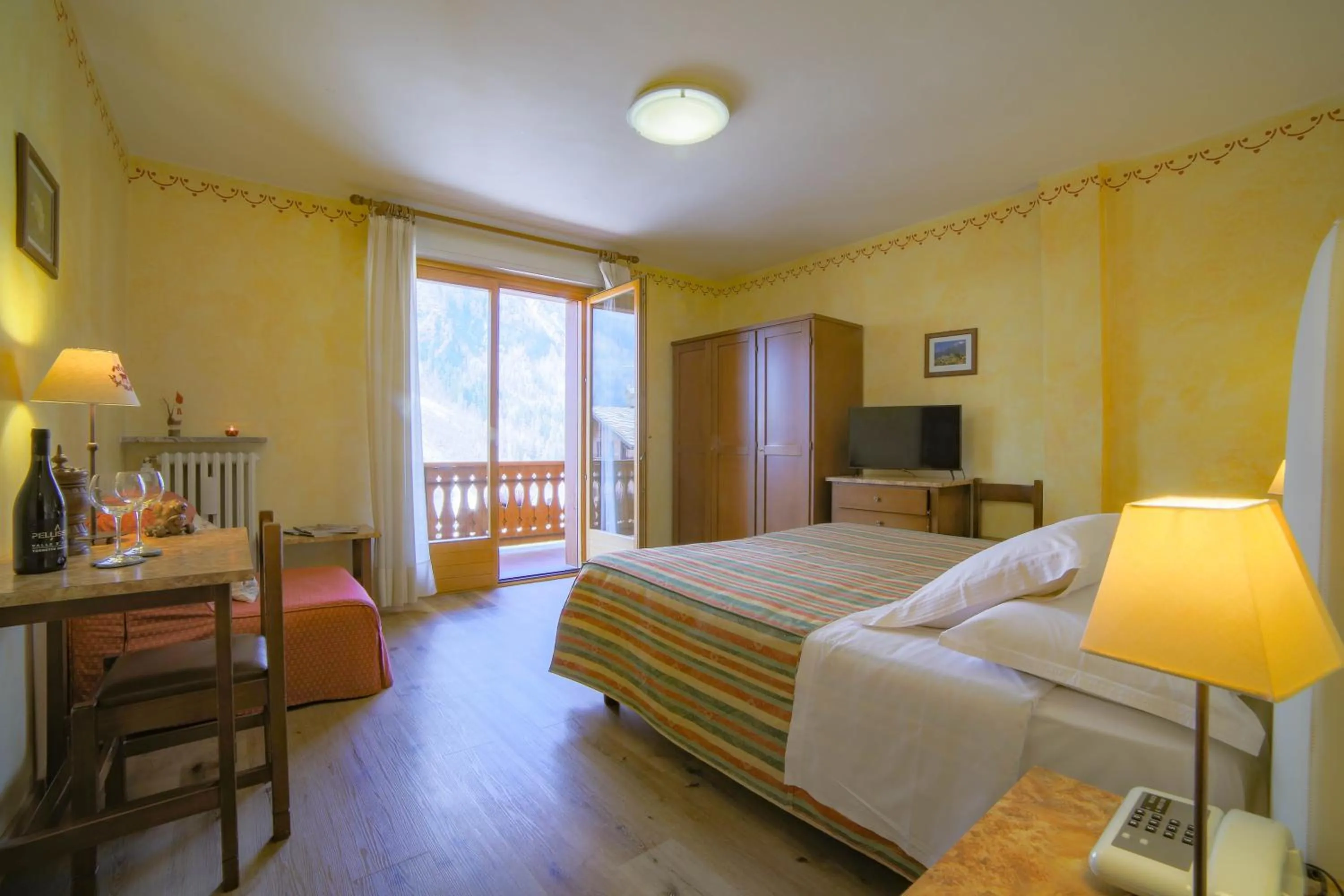 Bedroom, Bed in Hotel Beau Sejour Pré-Saint-Didier