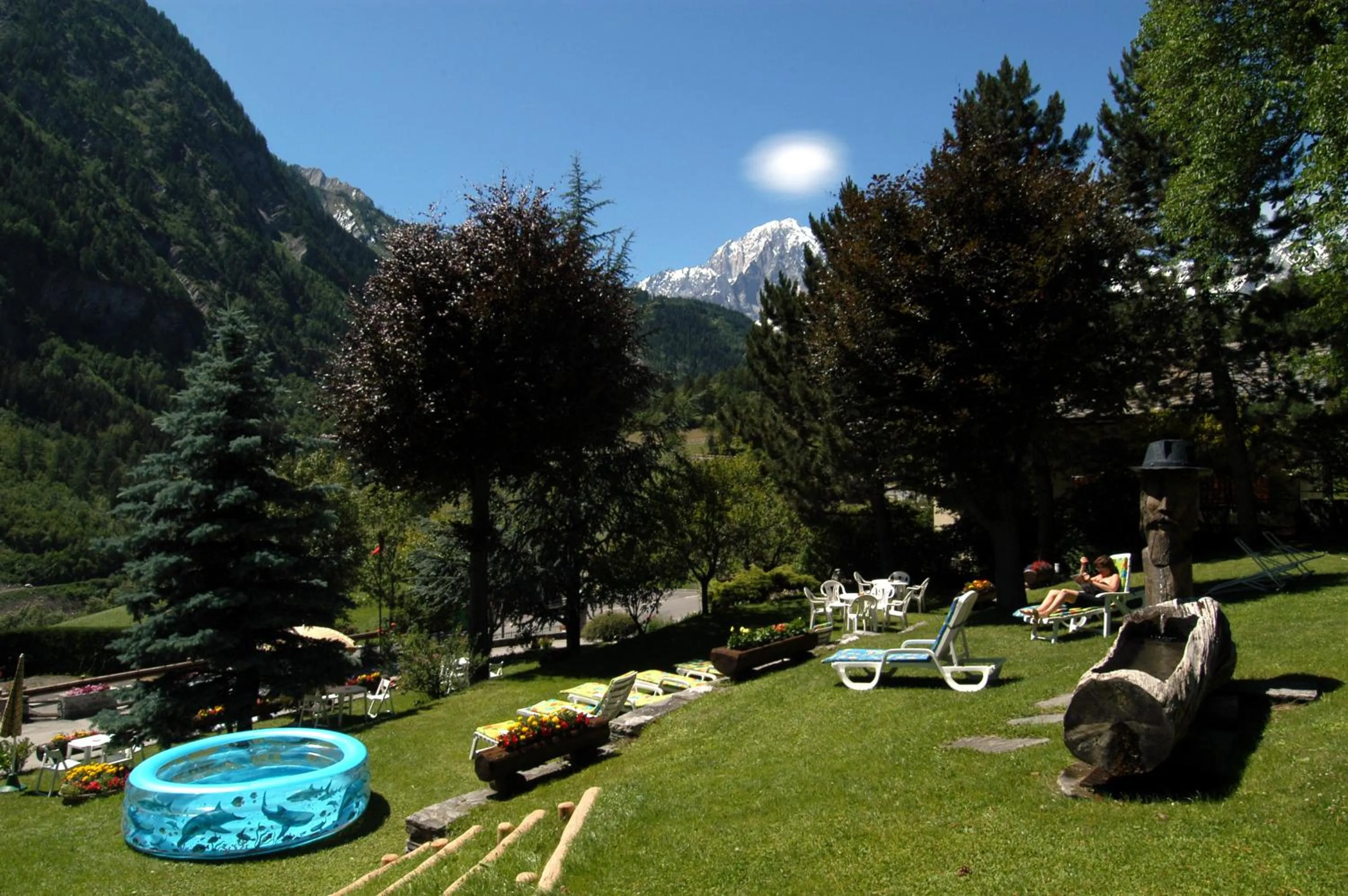 Facade/entrance in Hotel Beau Sejour Pré-Saint-Didier