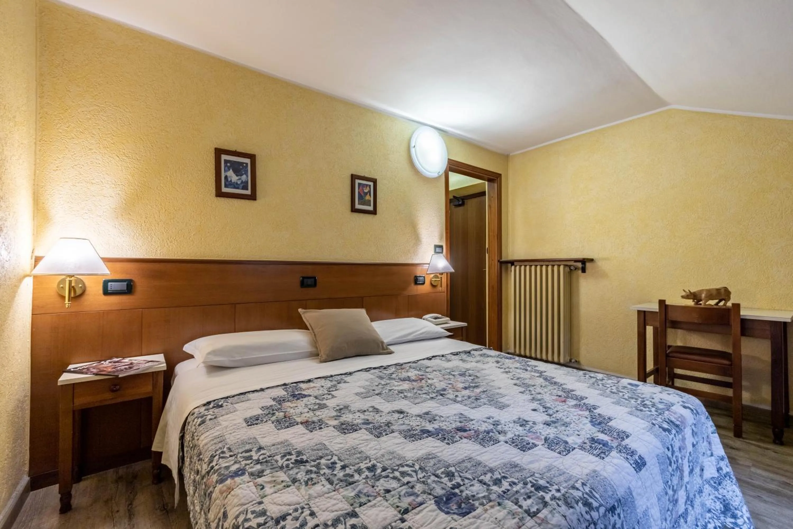 Bedroom, Bed in Hotel Beau Sejour Pré-Saint-Didier