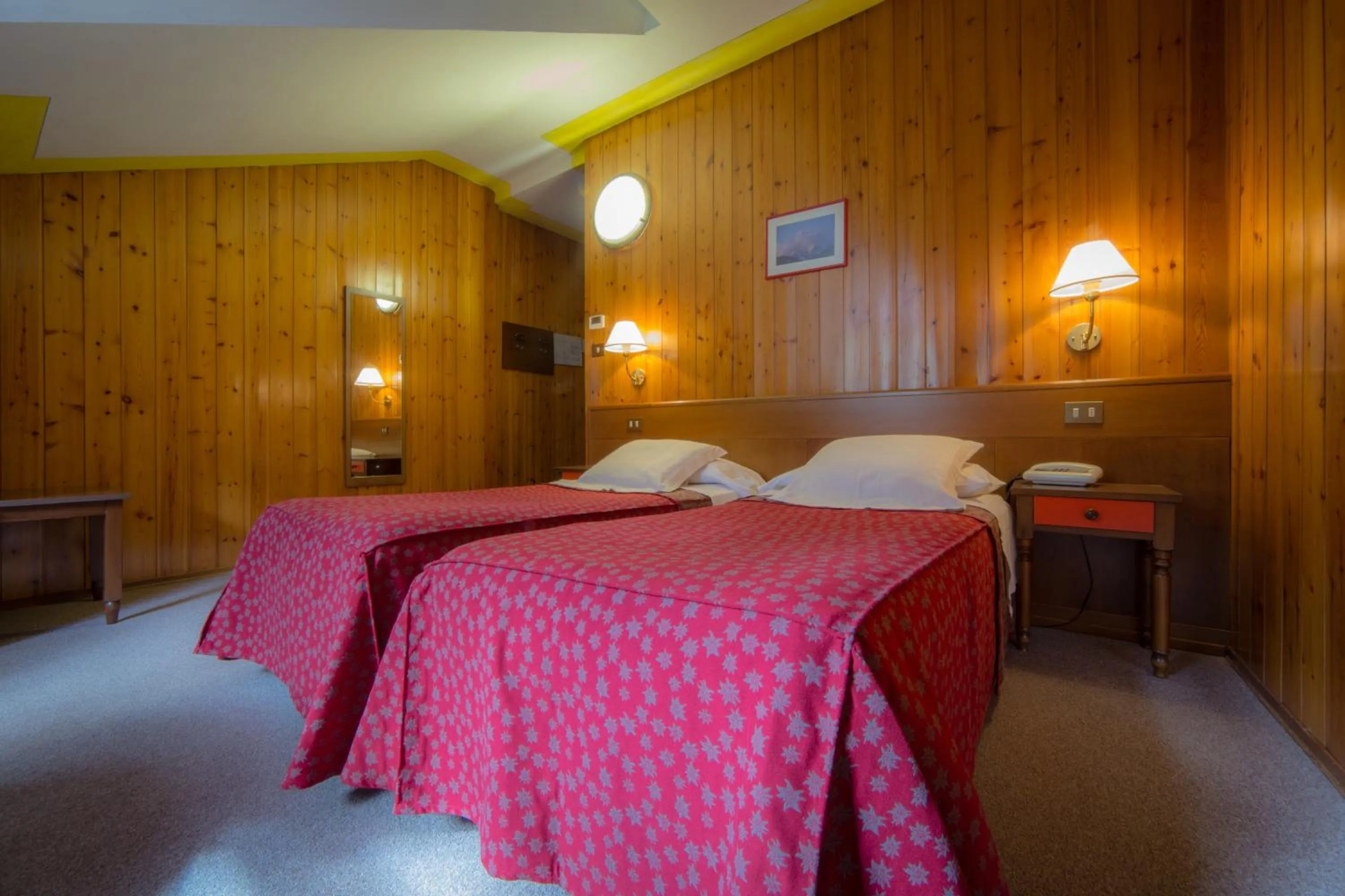 Bed in Hotel Beau Sejour Pré-Saint-Didier