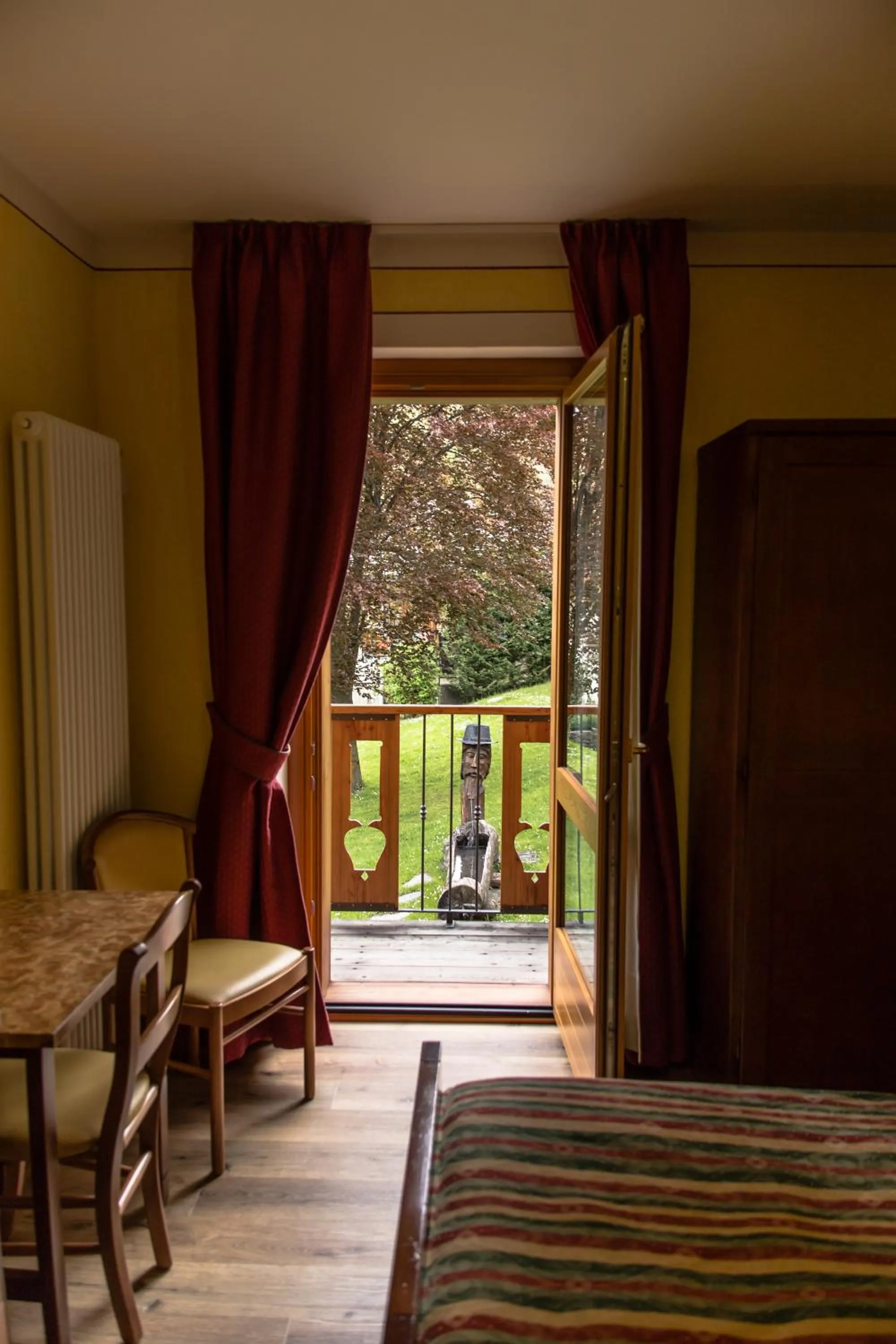 Balcony/Terrace, Bed in Hotel Beau Sejour Pré-Saint-Didier