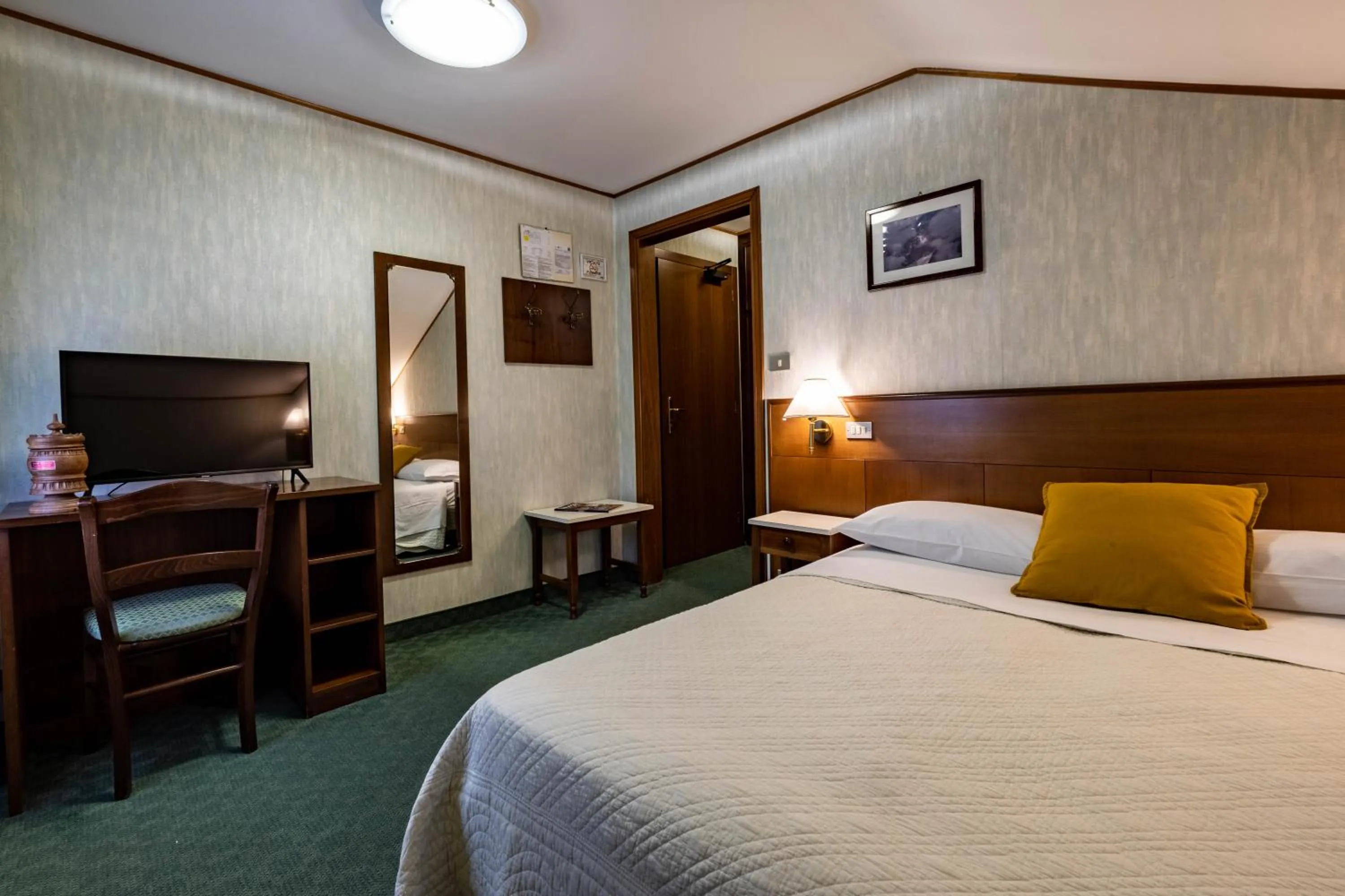 Bedroom, Bed in Hotel Beau Sejour Pré-Saint-Didier