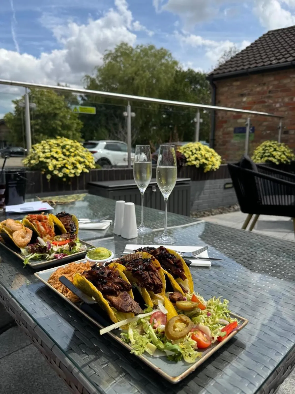 Food and drinks in Brackenborough Hotel, BW Signature Collection