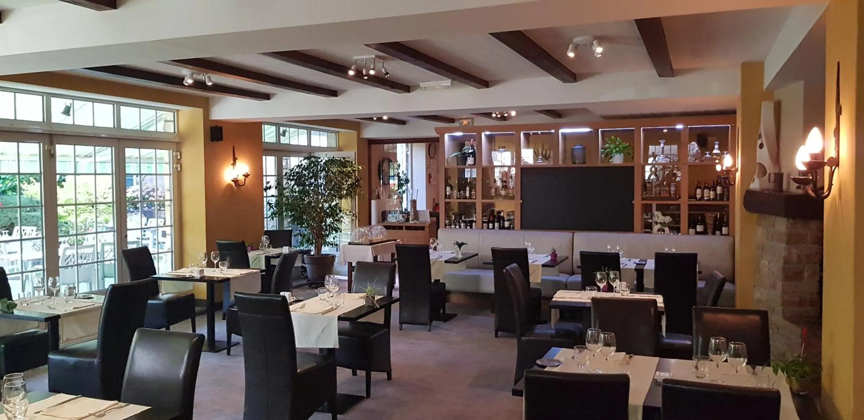 Dining area in Hotel Le Lion d'Or