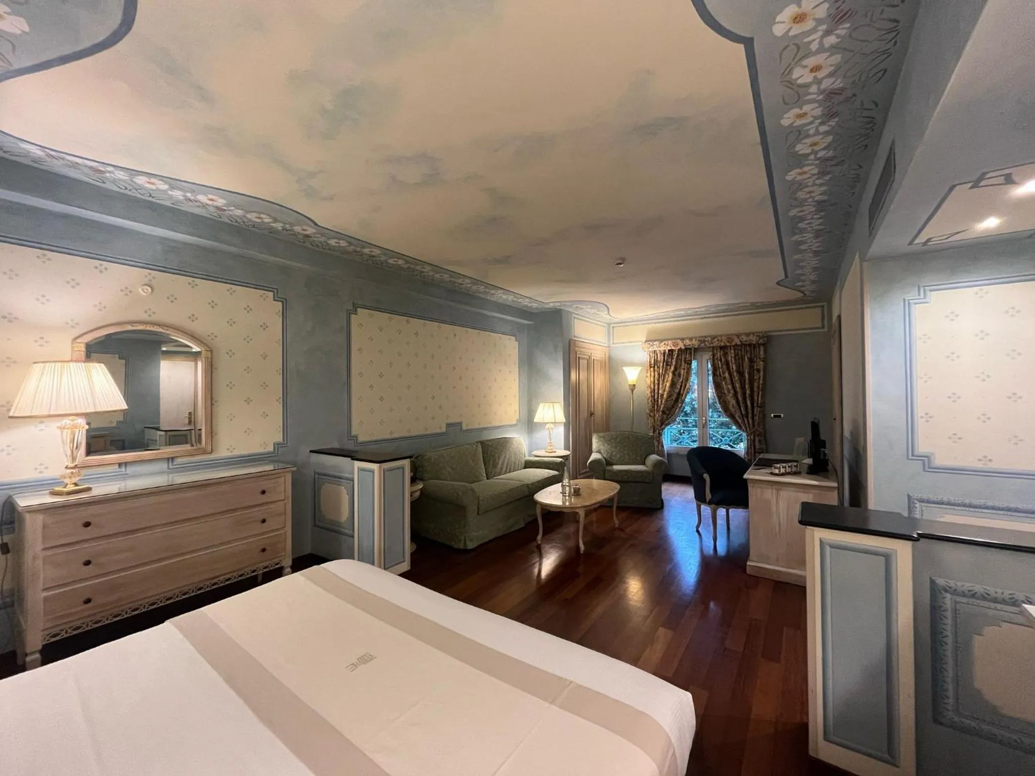 Bed in Suite Hotel Nettuno