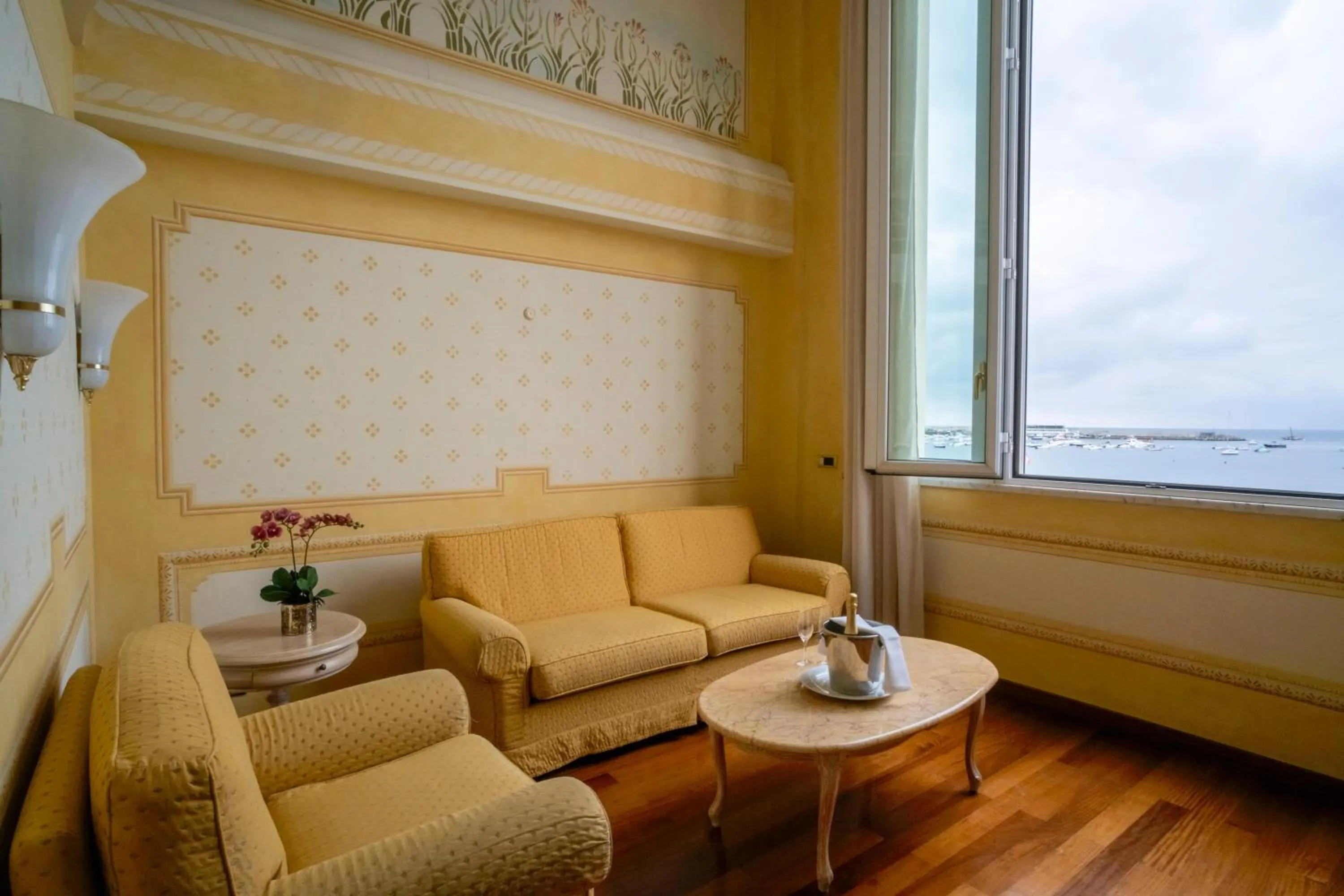 Living room in Suite Hotel Nettuno
