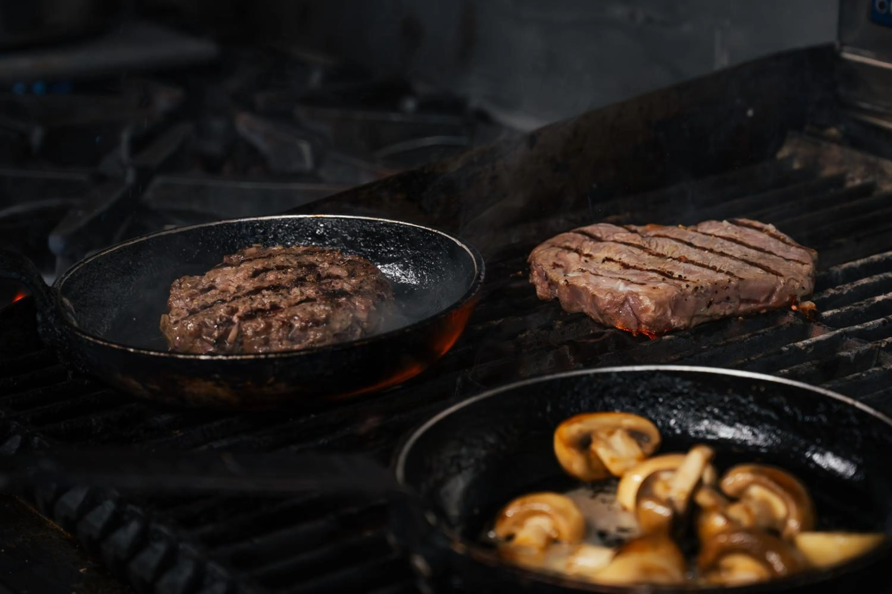 Food and drinks in The Ashbourne Hotel, BW Signature Collection