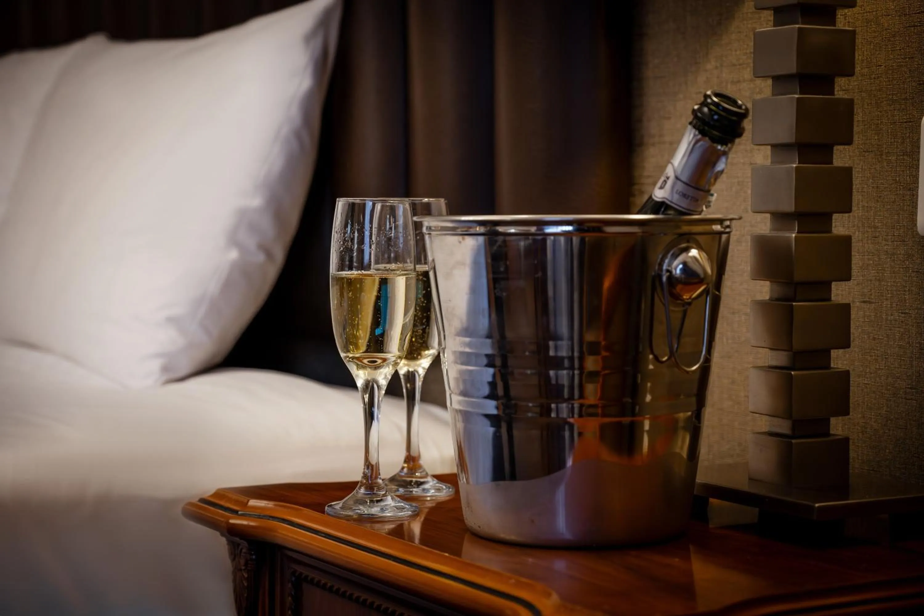 Food and drinks in The Ashbourne Hotel, BW Signature Collection