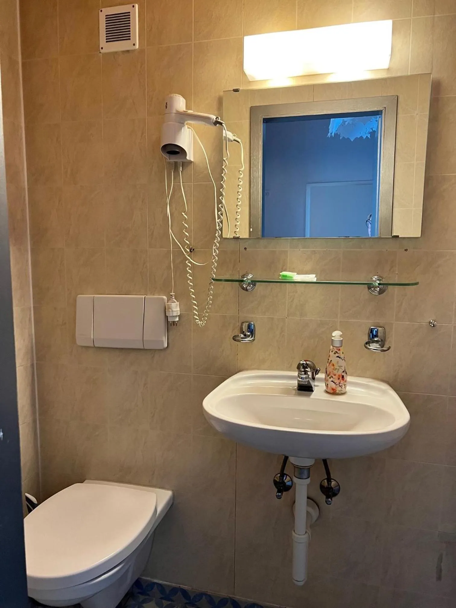 Bathroom in smartroom Rössli Hunzenschwil