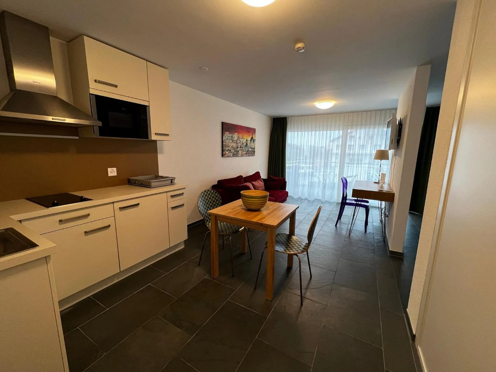 Dining area in smartroom Rössli Hunzenschwil