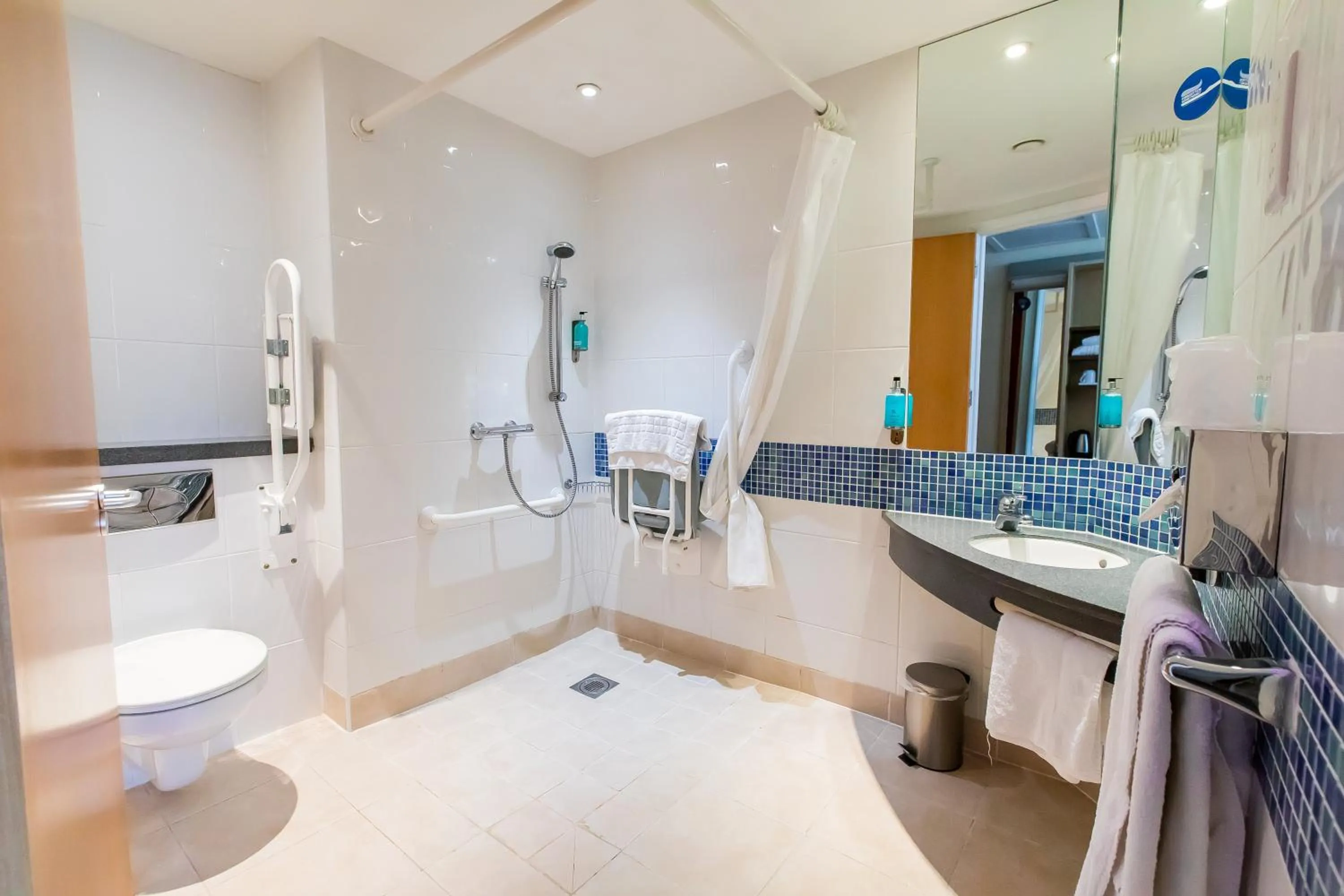 Photo of the whole room in Holiday Inn Express Norwich by IHG