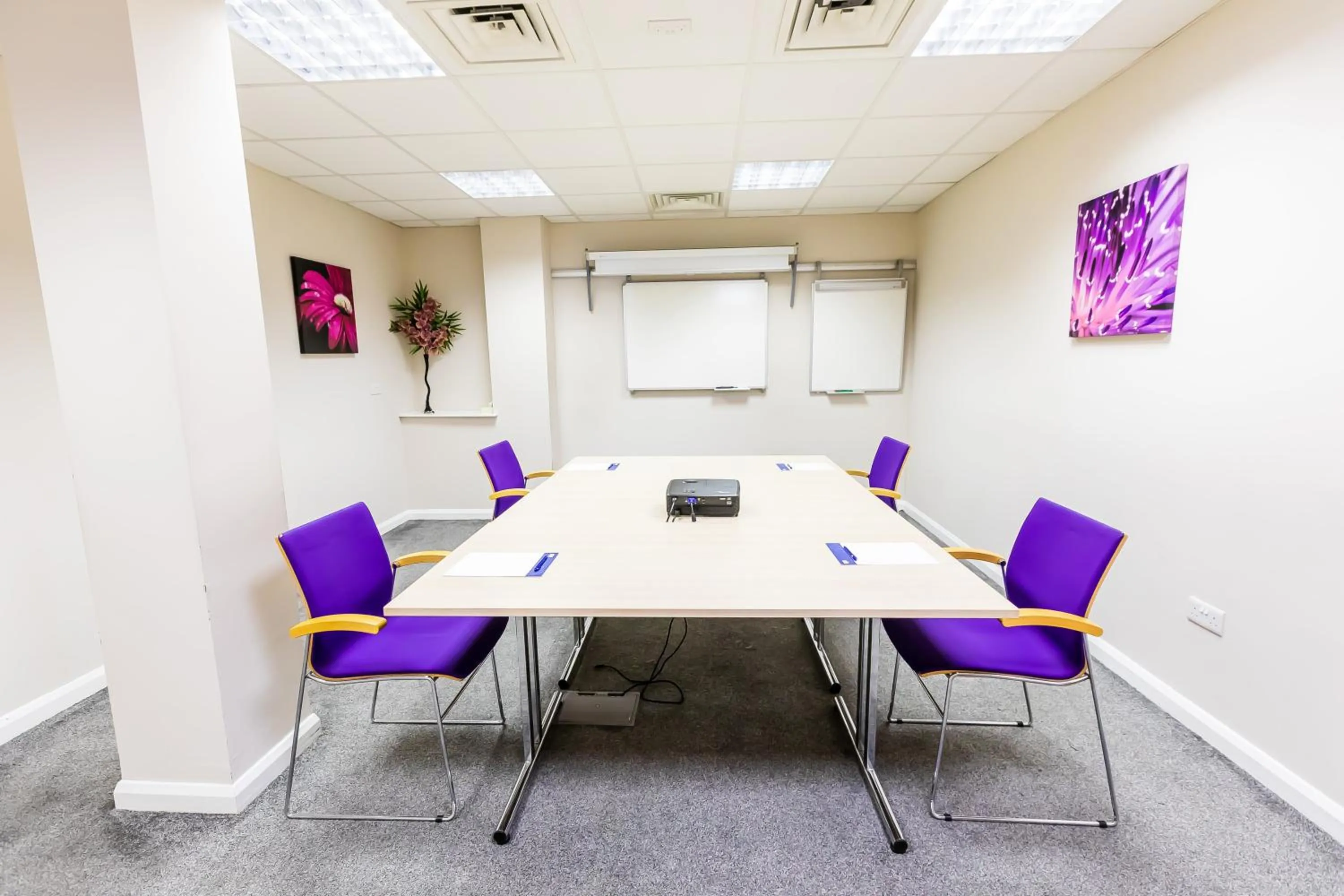 Meeting/conference room in Holiday Inn Express Norwich by IHG