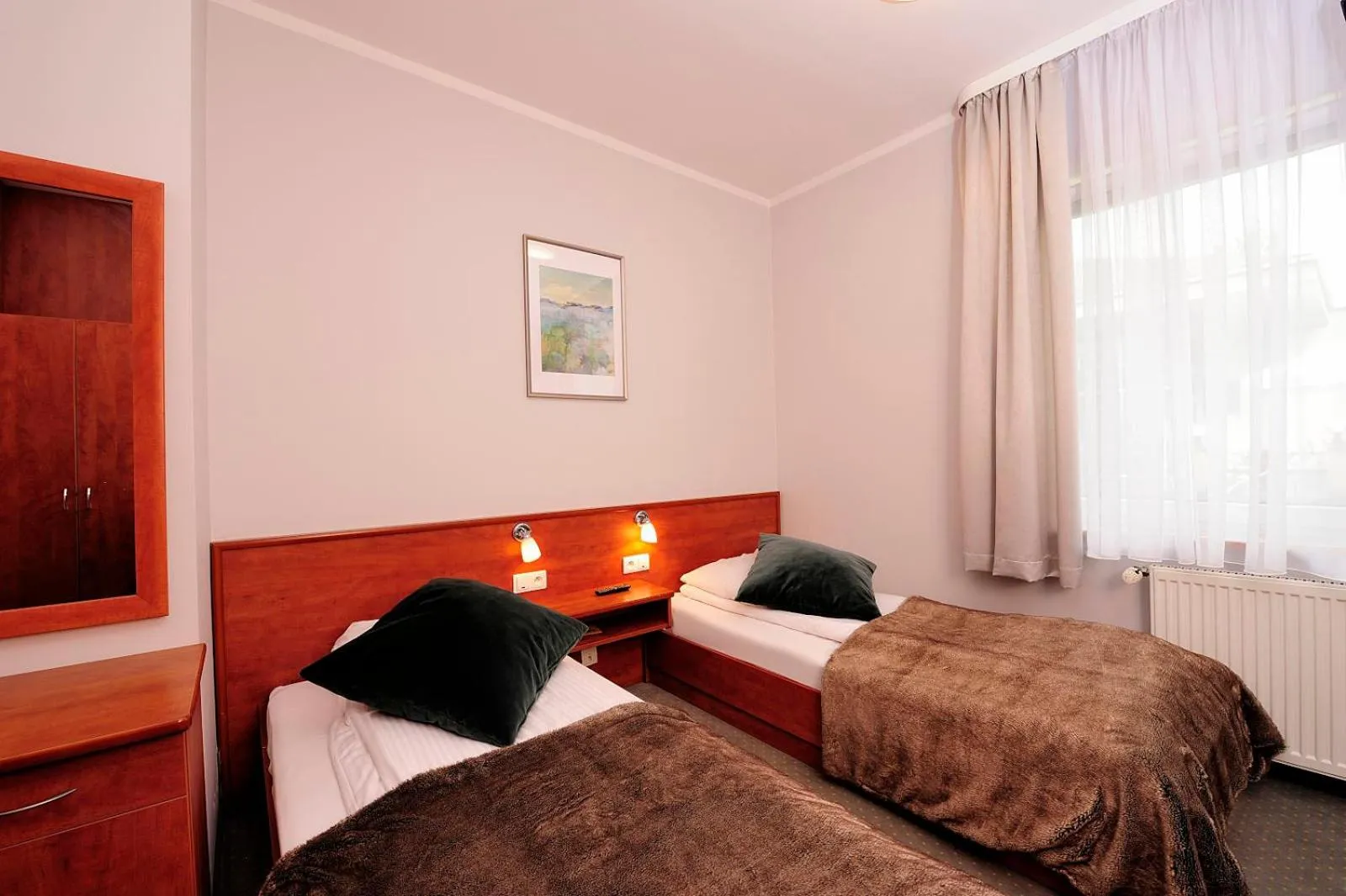 Bed in Hotel Preemier