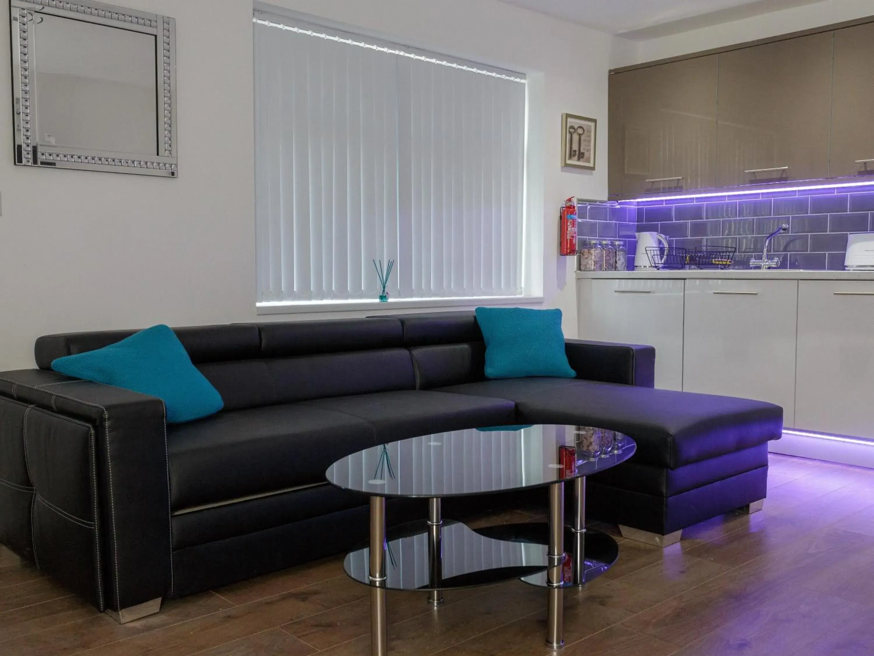 One-Bedroom Superior Apartment in Live in Leeds Greenhill Bungalows One-Bedroom Superior Apartment in Live in Leeds Greenhill Bungalows