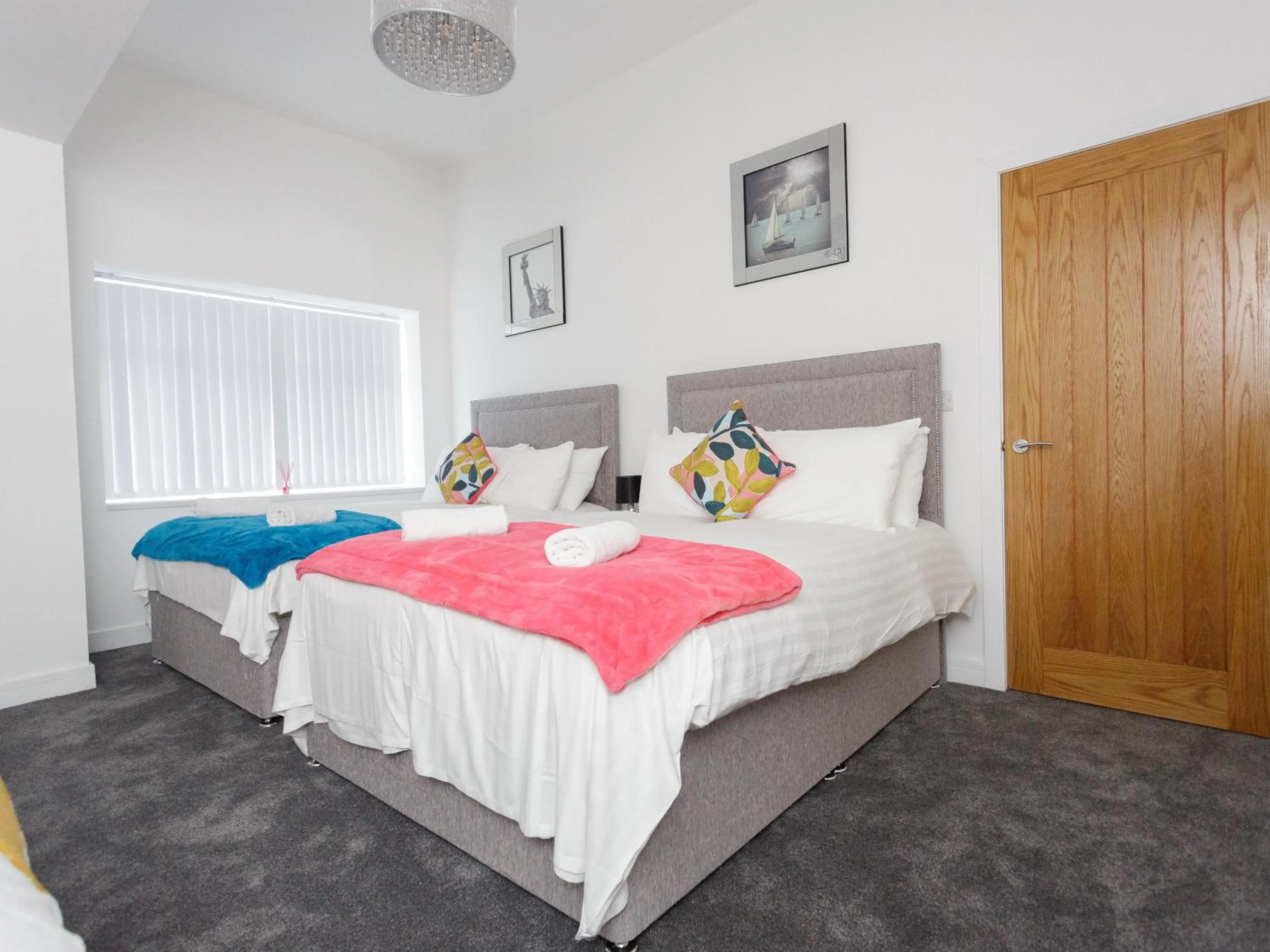 Bedroom, Bed in Live in Leeds Greenhill Bungalows