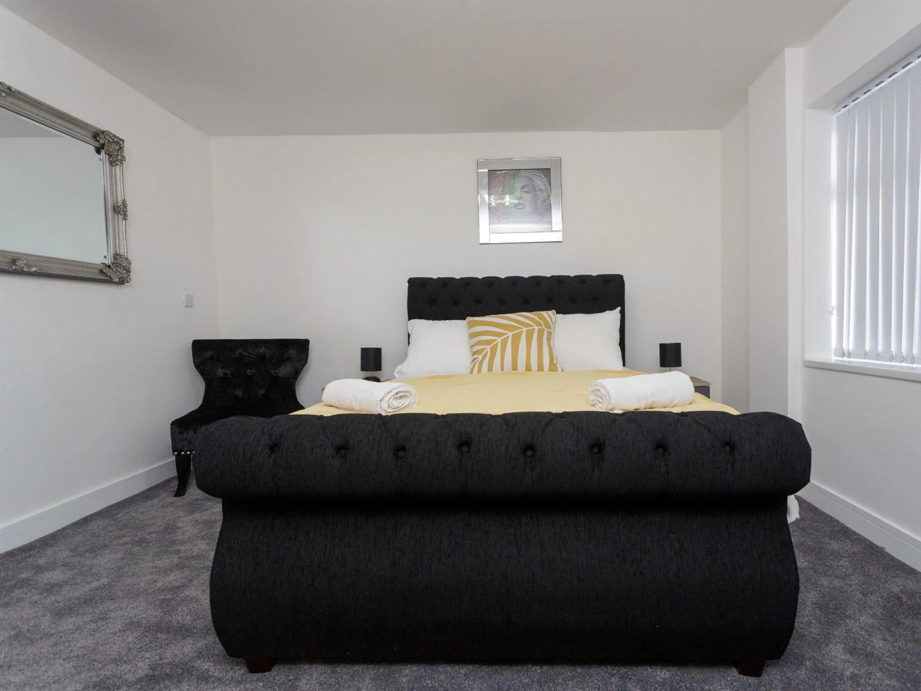 Bedroom, Bed in Live in Leeds Greenhill Bungalows