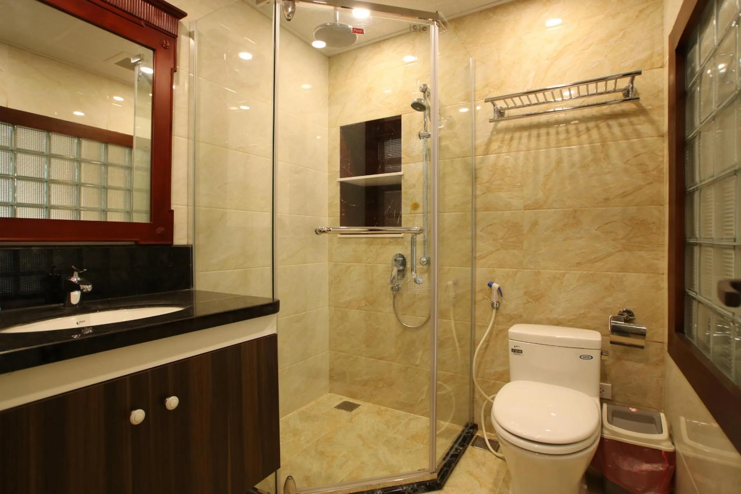 Bathroom in Cat Linh ARL55 Hotel