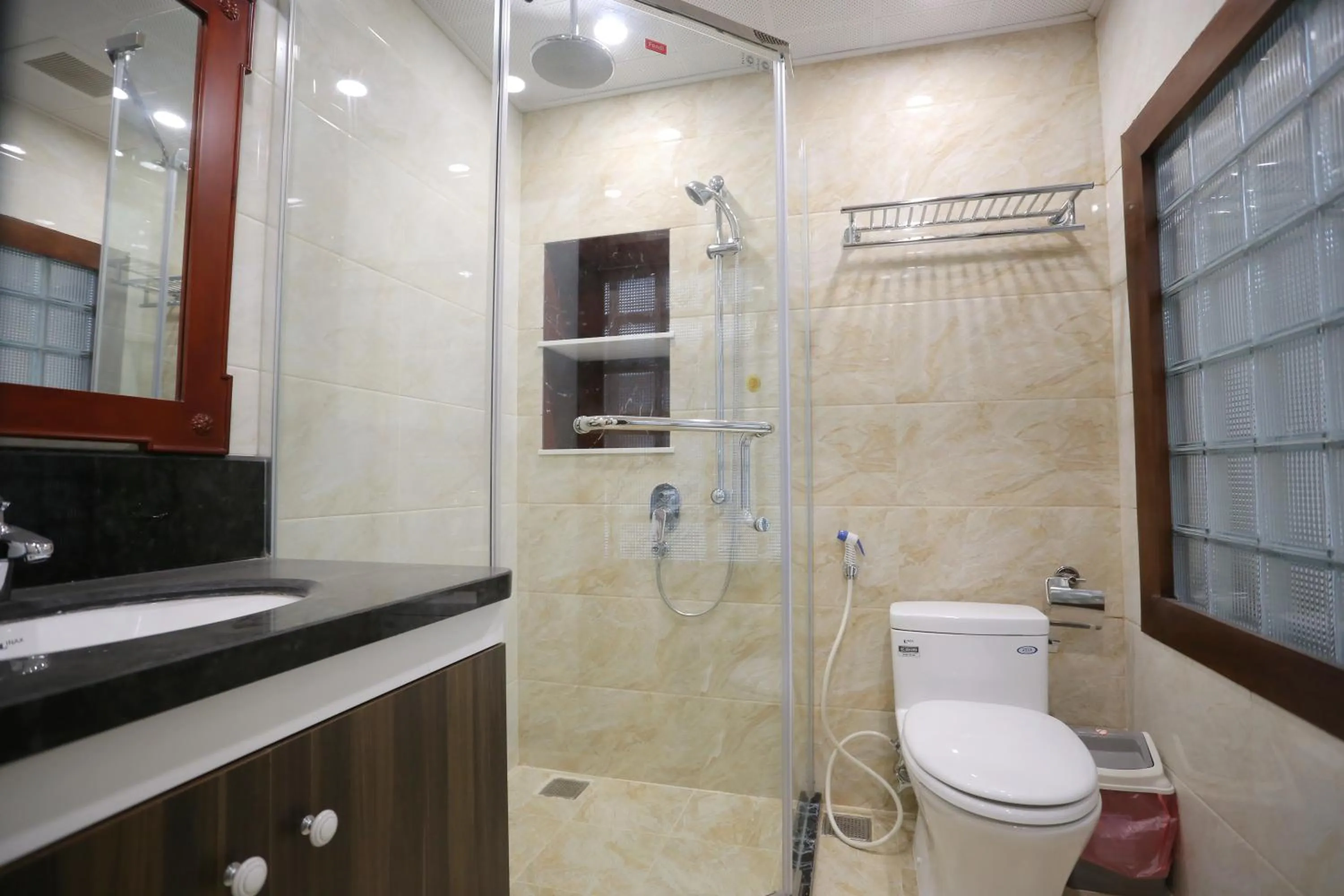 Bathroom in Cat Linh ARL55 Hotel