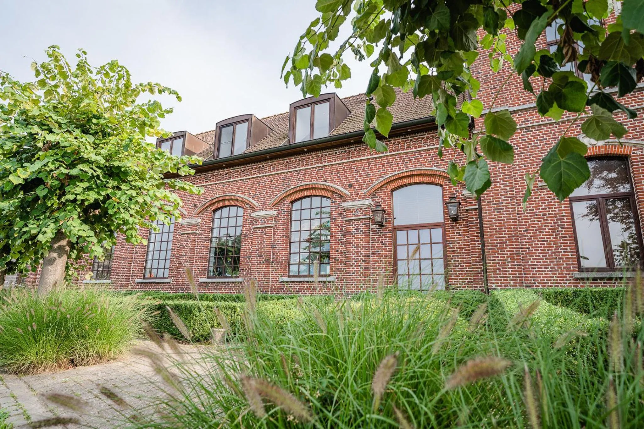 Property building in Hotel De Pupiter