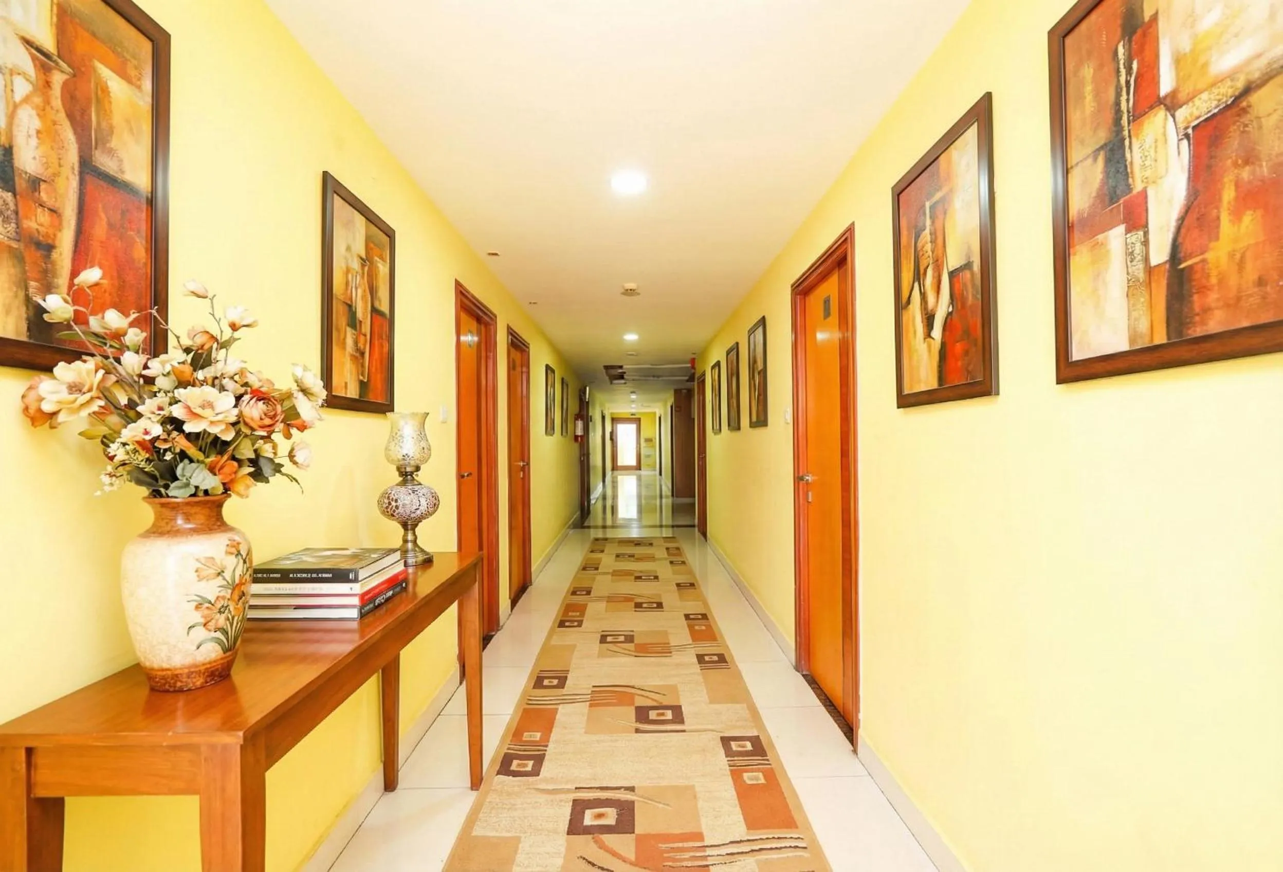 Lobby or reception in Fabhotel Prime Mahalaya Residency - Nr Pallavaram Railway Station