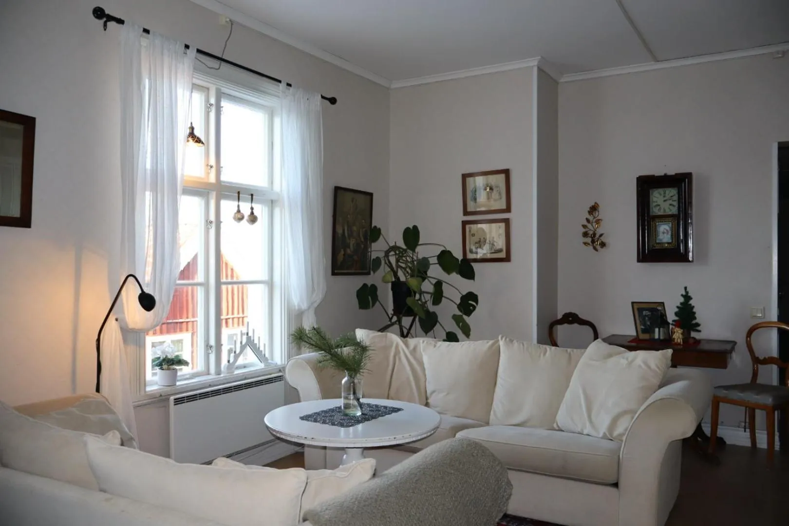 Communal lounge/ TV room in STF Hostel Mariestad