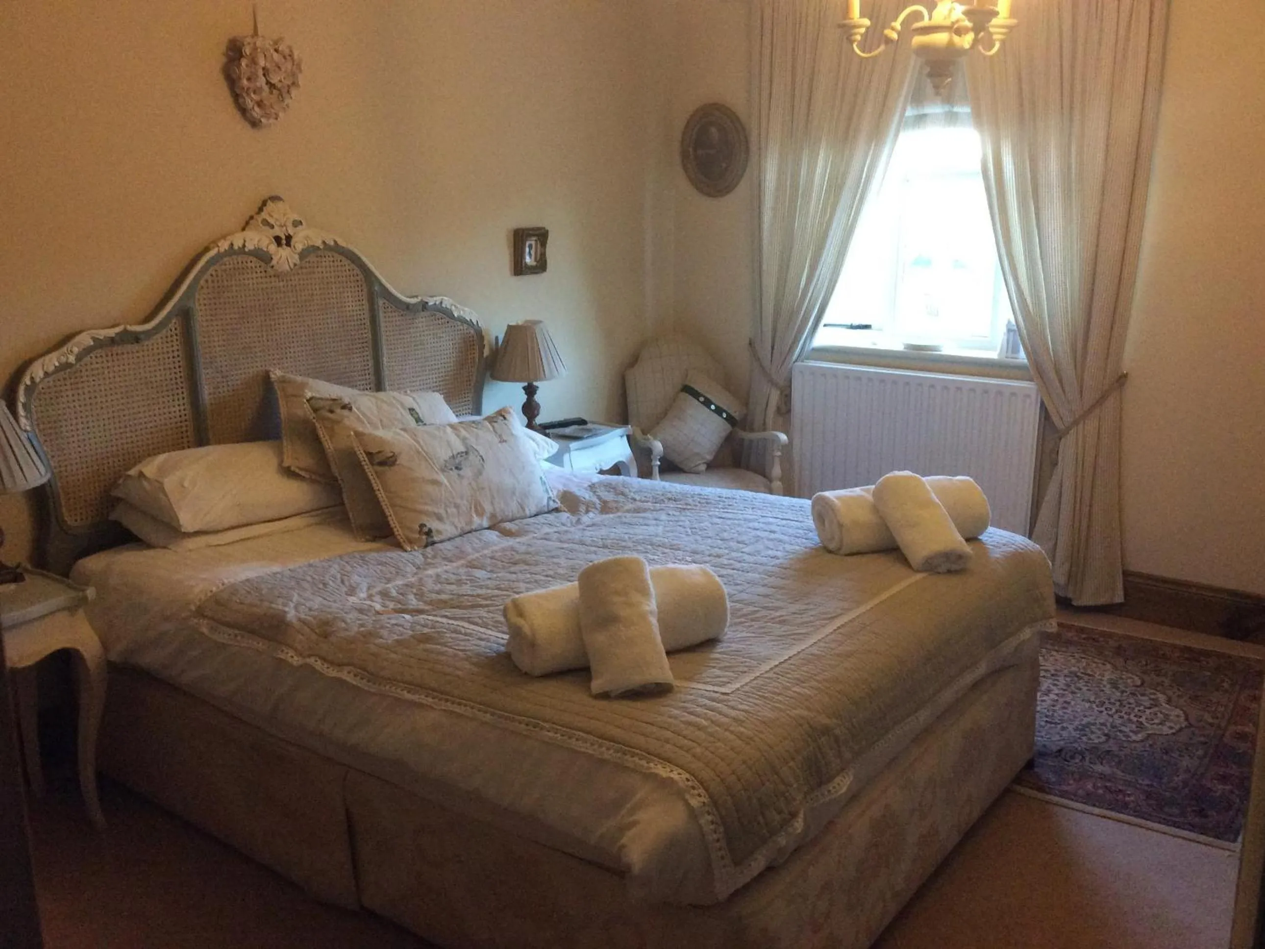 Bedroom, Bed in Broccoli Bottom