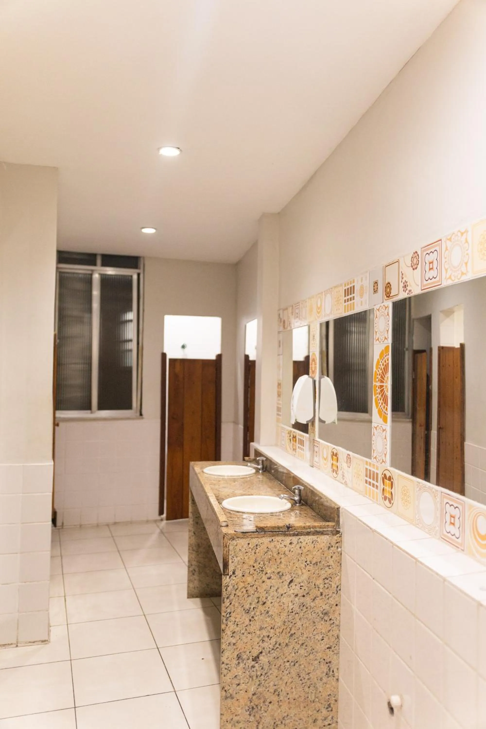 Bathroom in Che Lagarto Hostel Copacabana