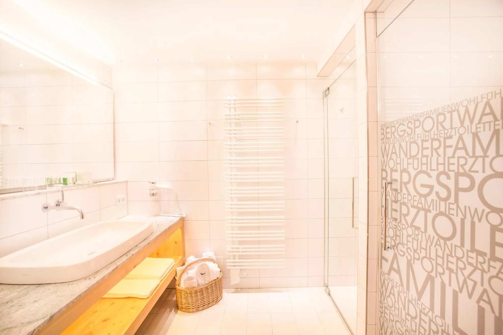 Shower in Hotel Glemmtalerhof