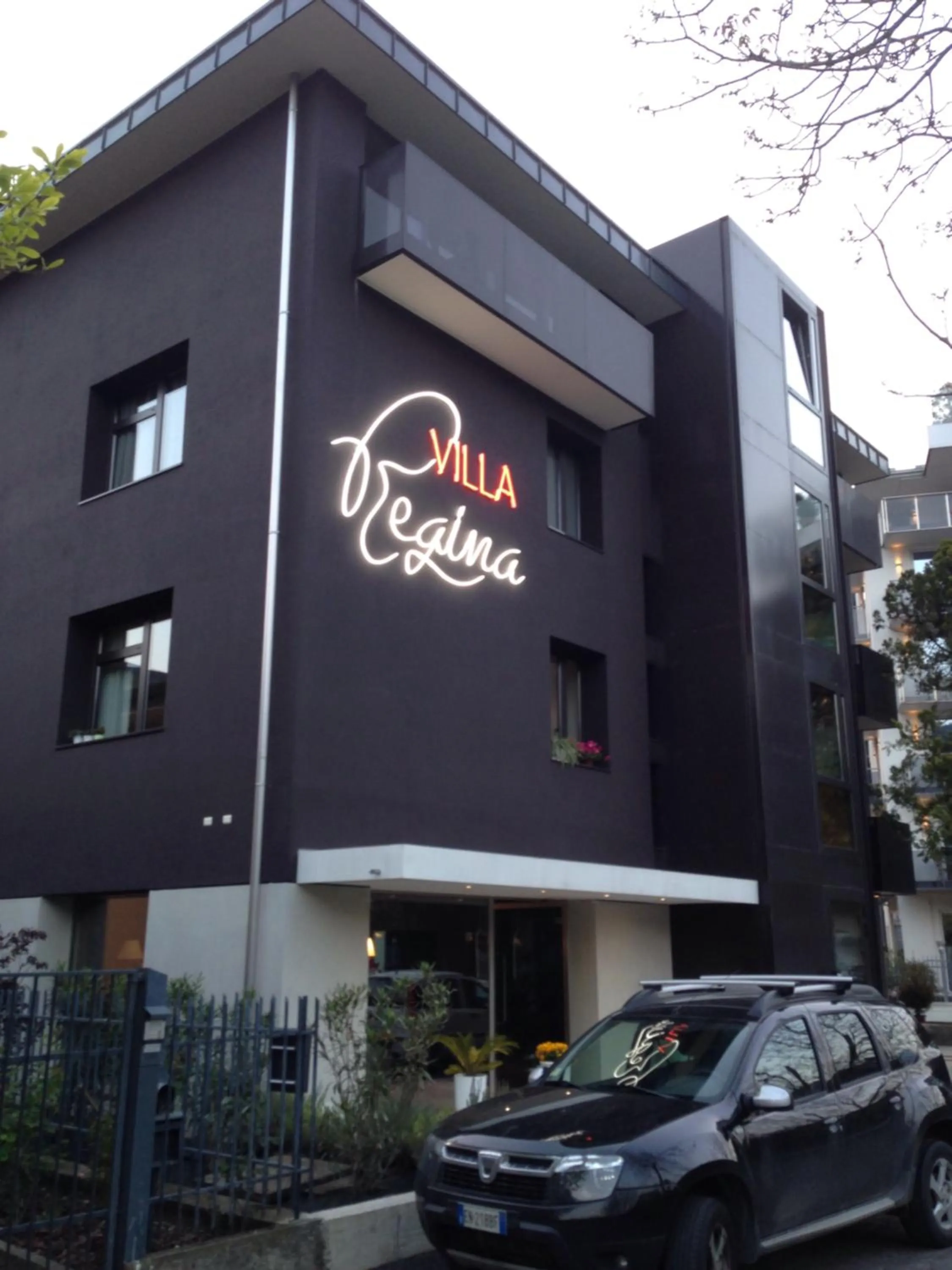 Facade/entrance in Villa Regina