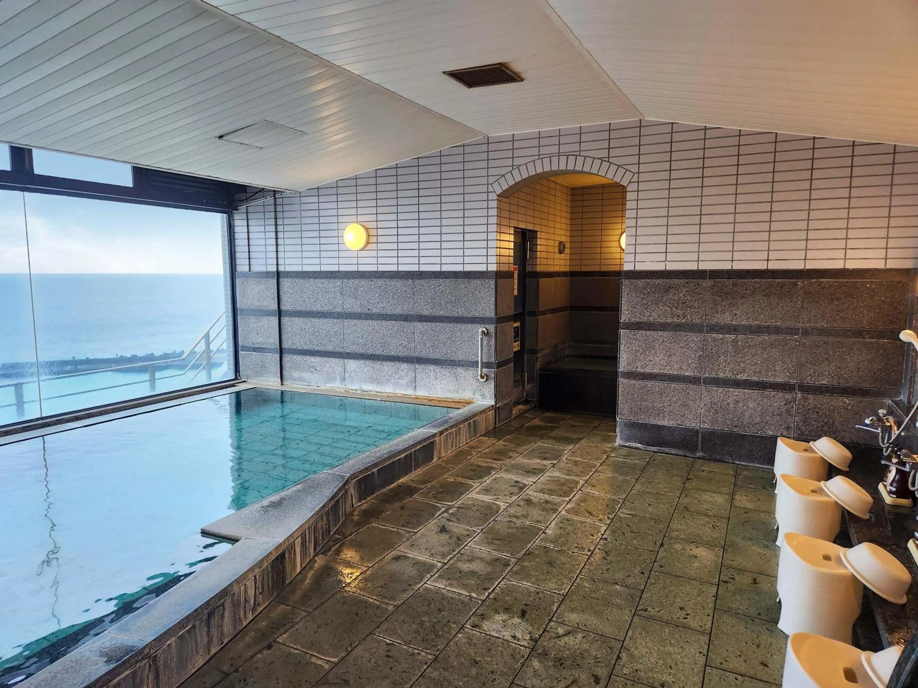 Hot Spring Bath in Hotel Cetus Royal