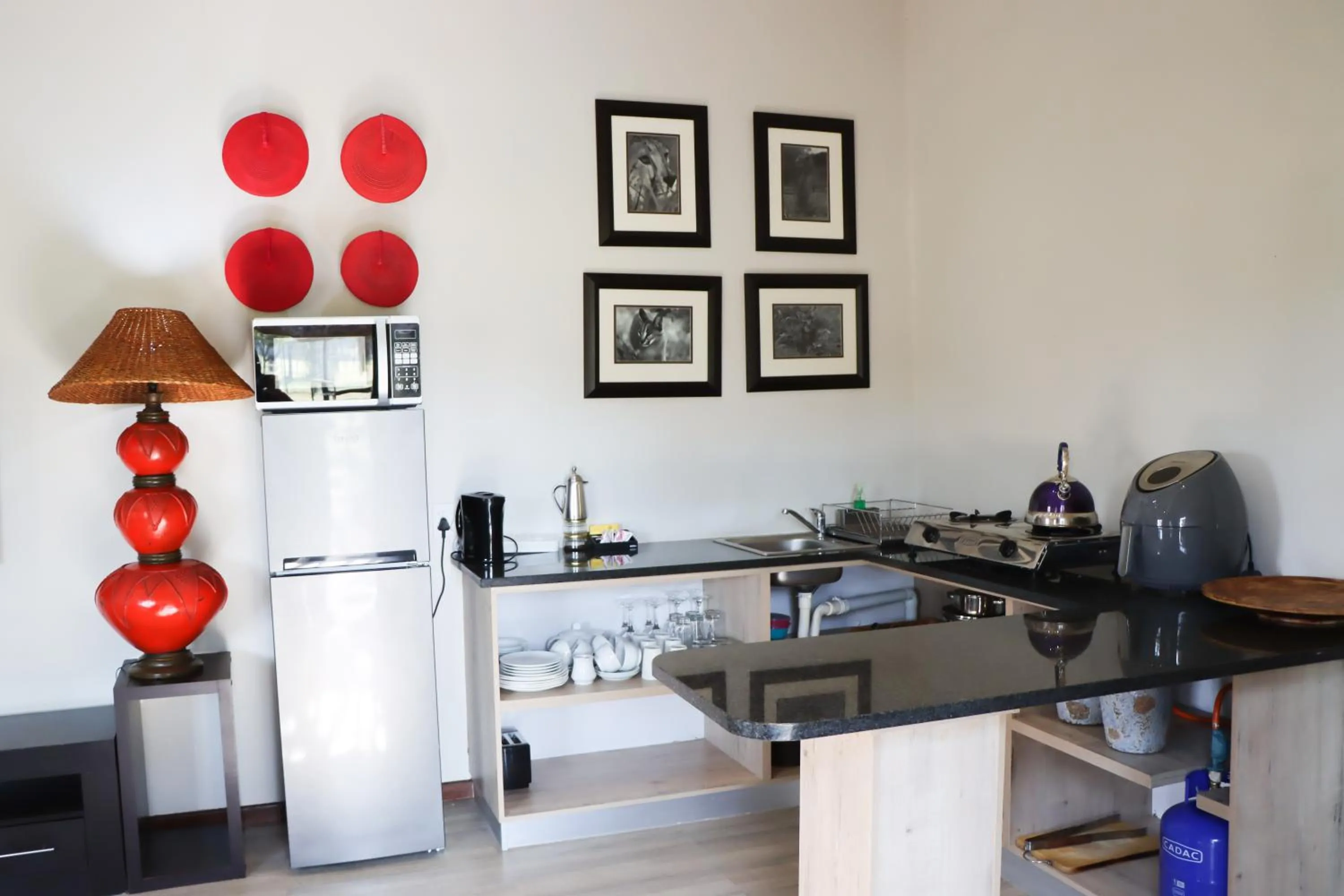 Coffee/tea facilities in Emdoneni Lodge with Zululand Cat Conservation Project