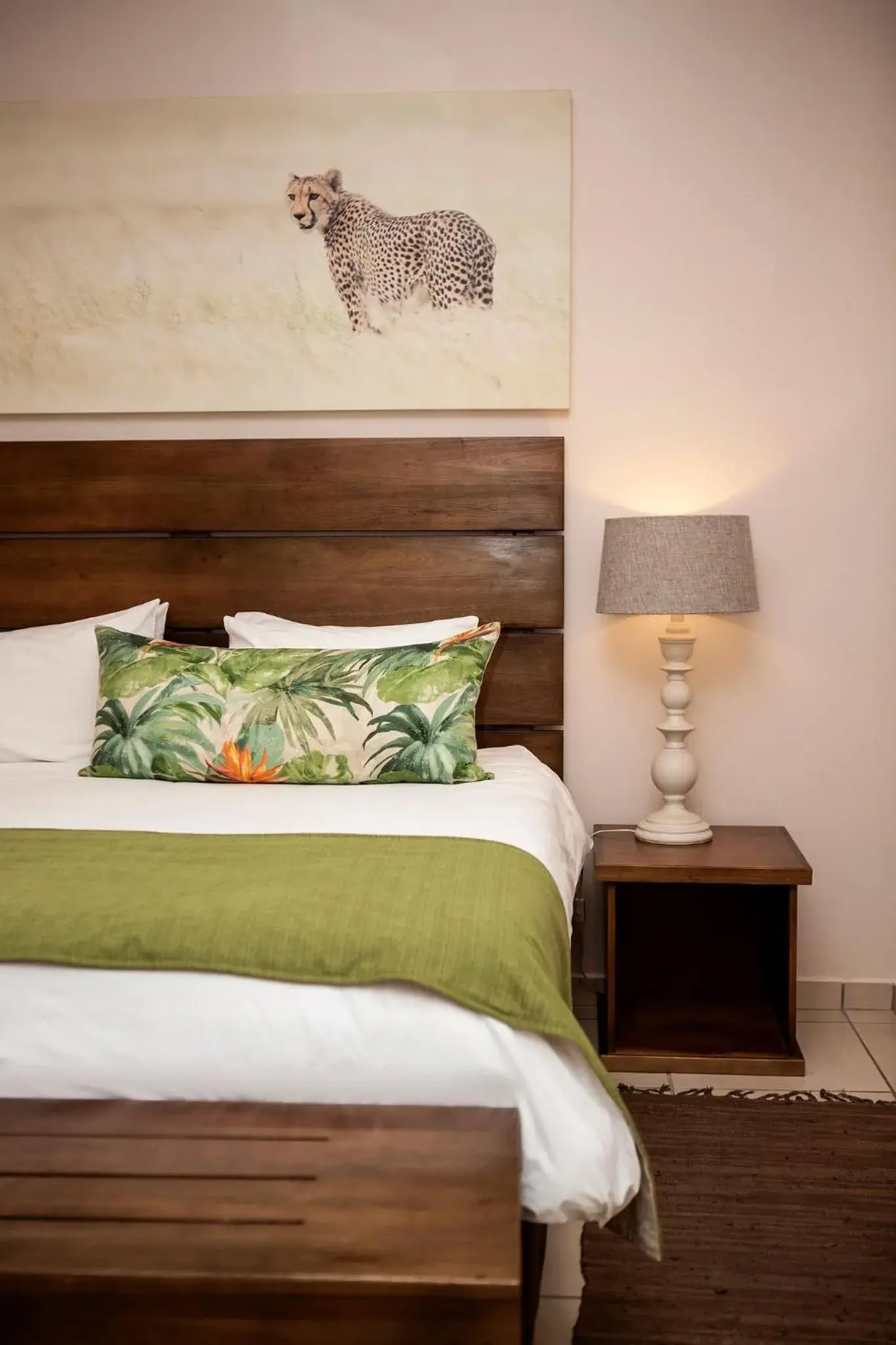 Chalet - single occupancy in Emdoneni Lodge with Zululand Cat Conservation Project Chalet - single occupancy in Emdoneni Lodge with Zululand Cat Conservation Project