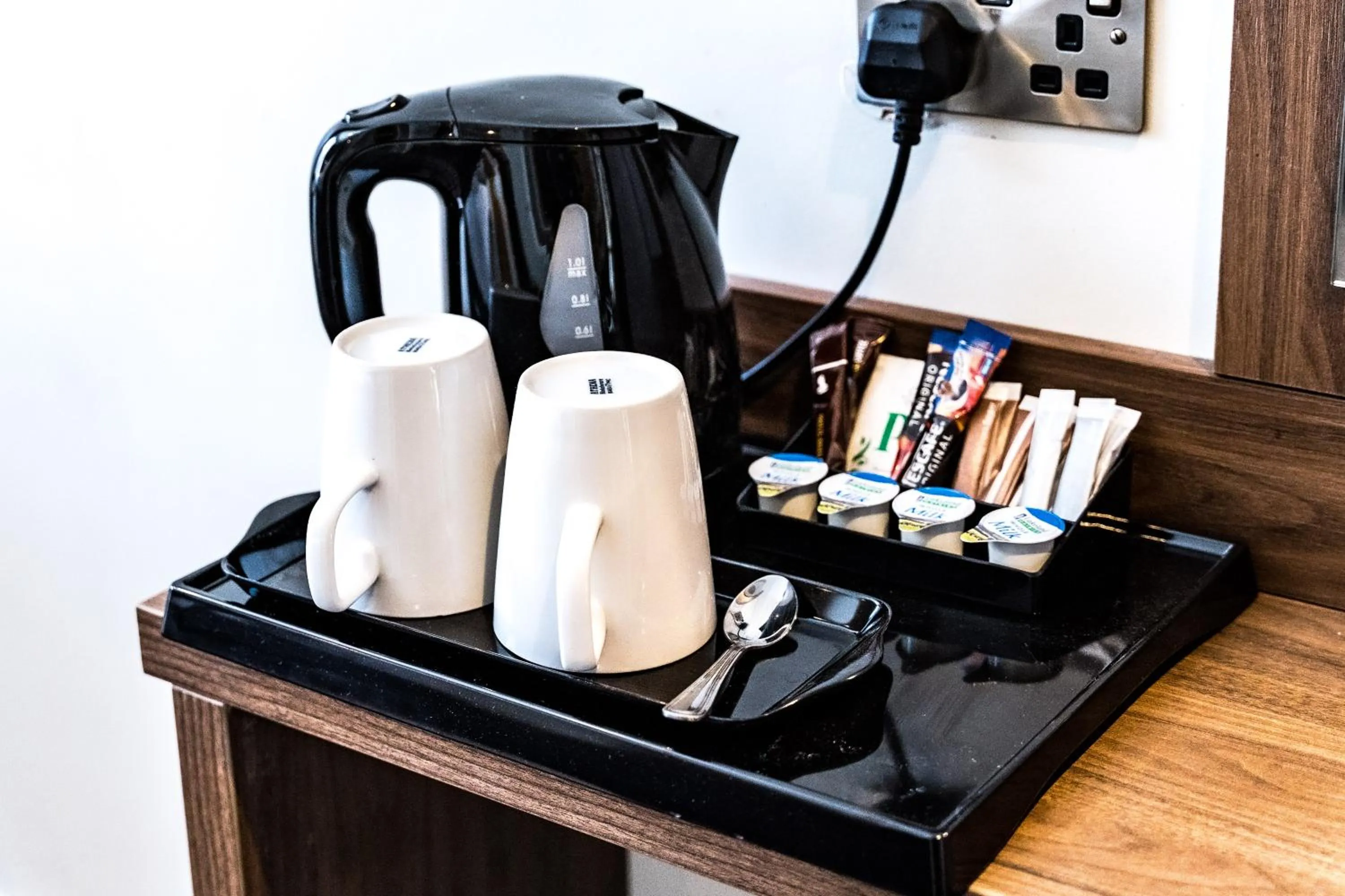 Coffee/tea facilities in Almondsbury Interchange Hotel