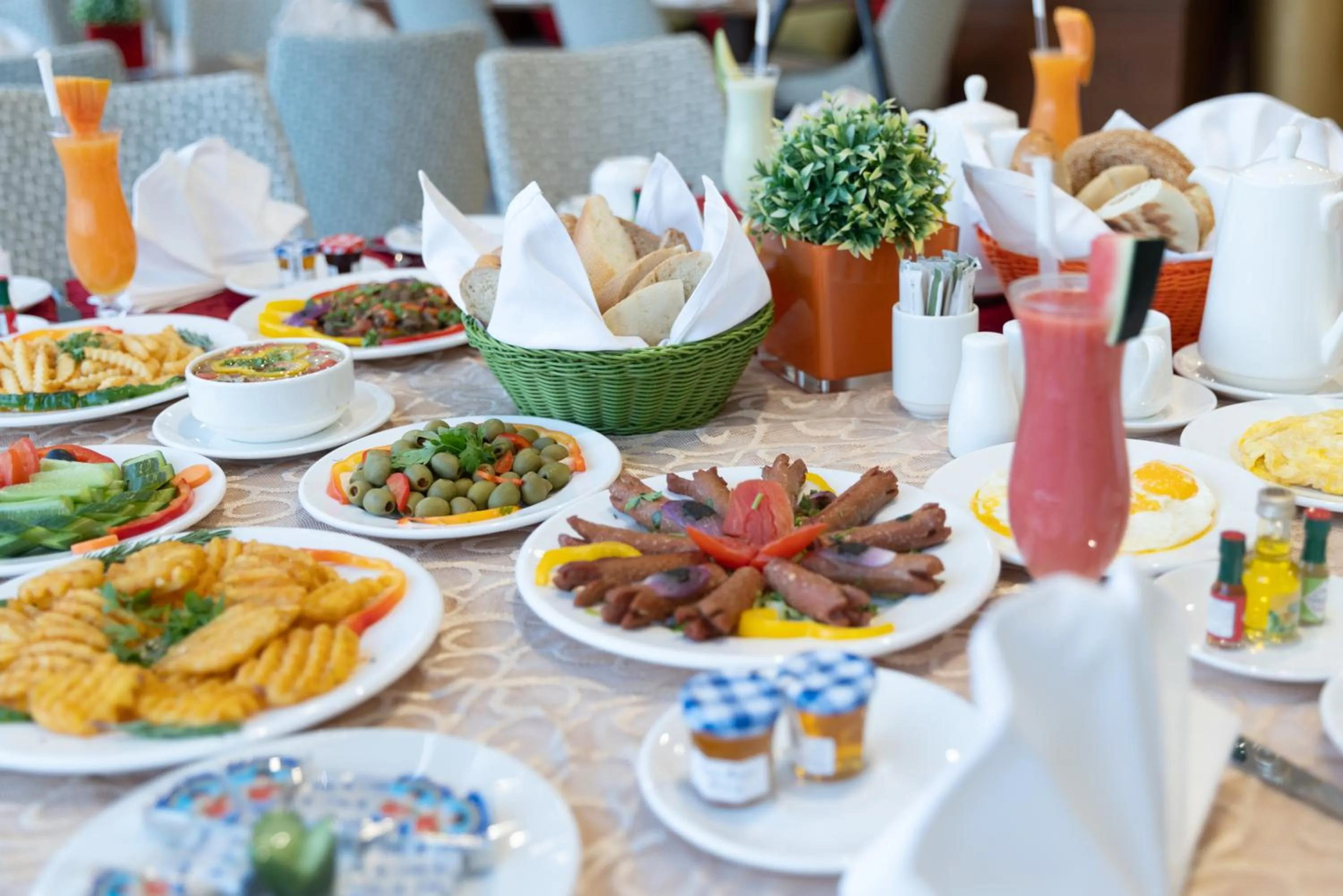 Restaurant/places to eat in Blue Coral Hotel