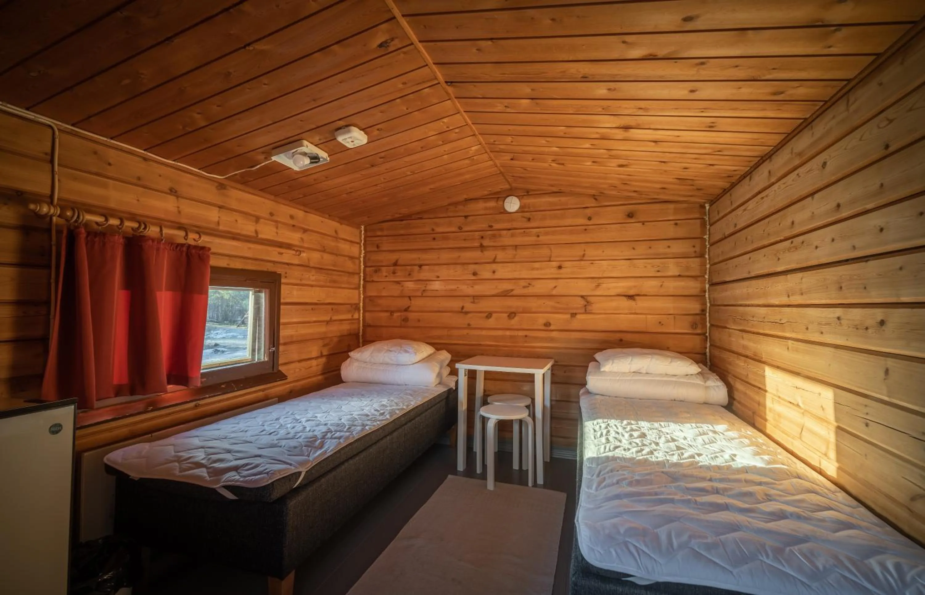 Photo of the whole room, Bed in Ivalo River Camping