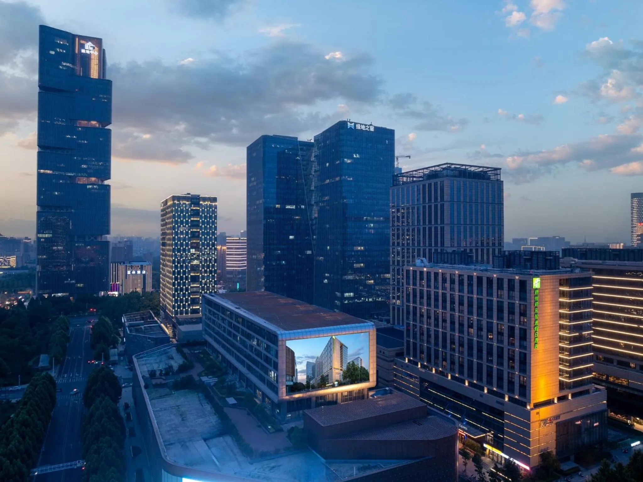 Property building in Holiday Inn Express Zhengzhou Zhengdong by IHG