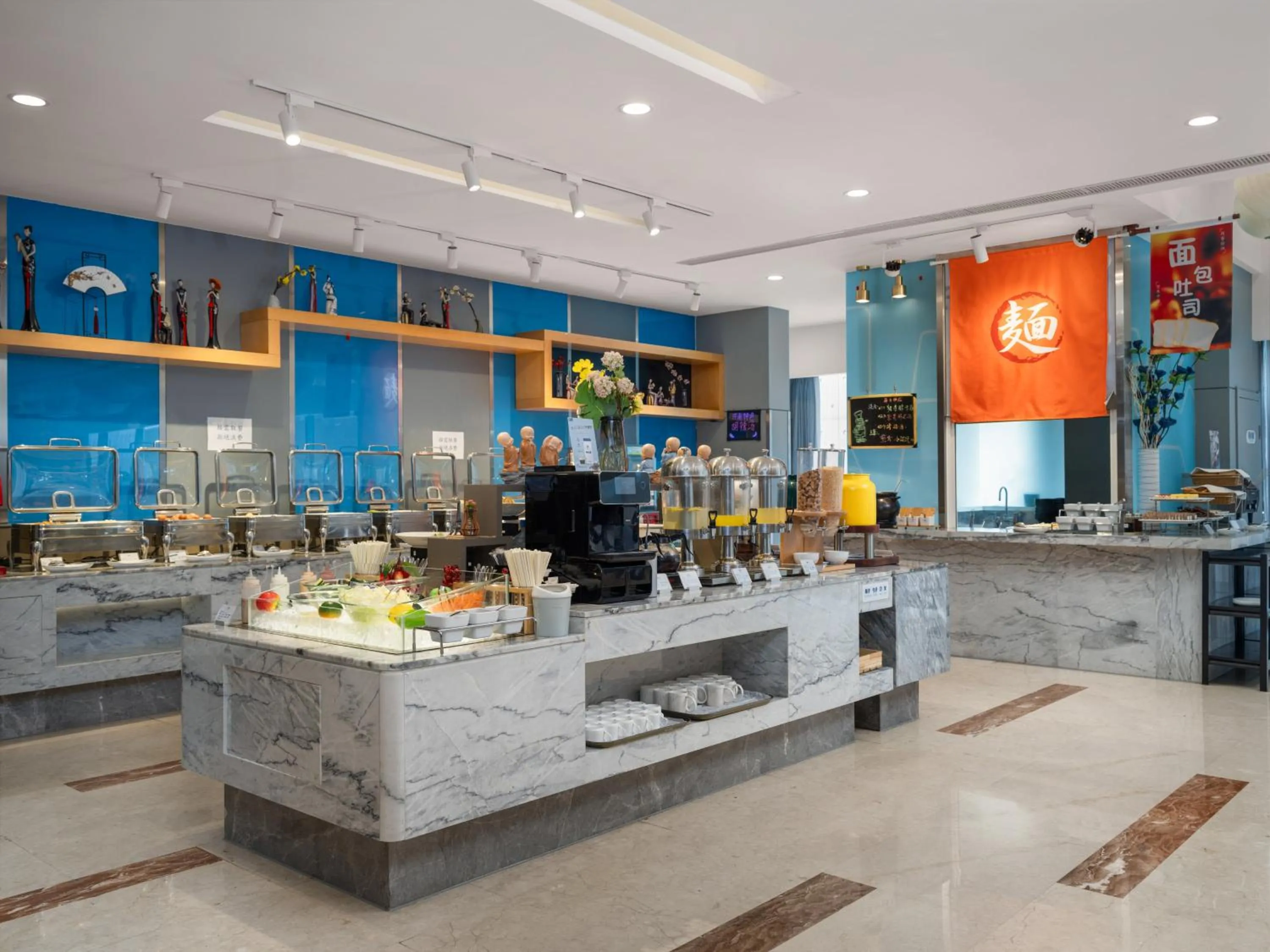 Breakfast in Holiday Inn Express Zhengzhou Zhengdong by IHG