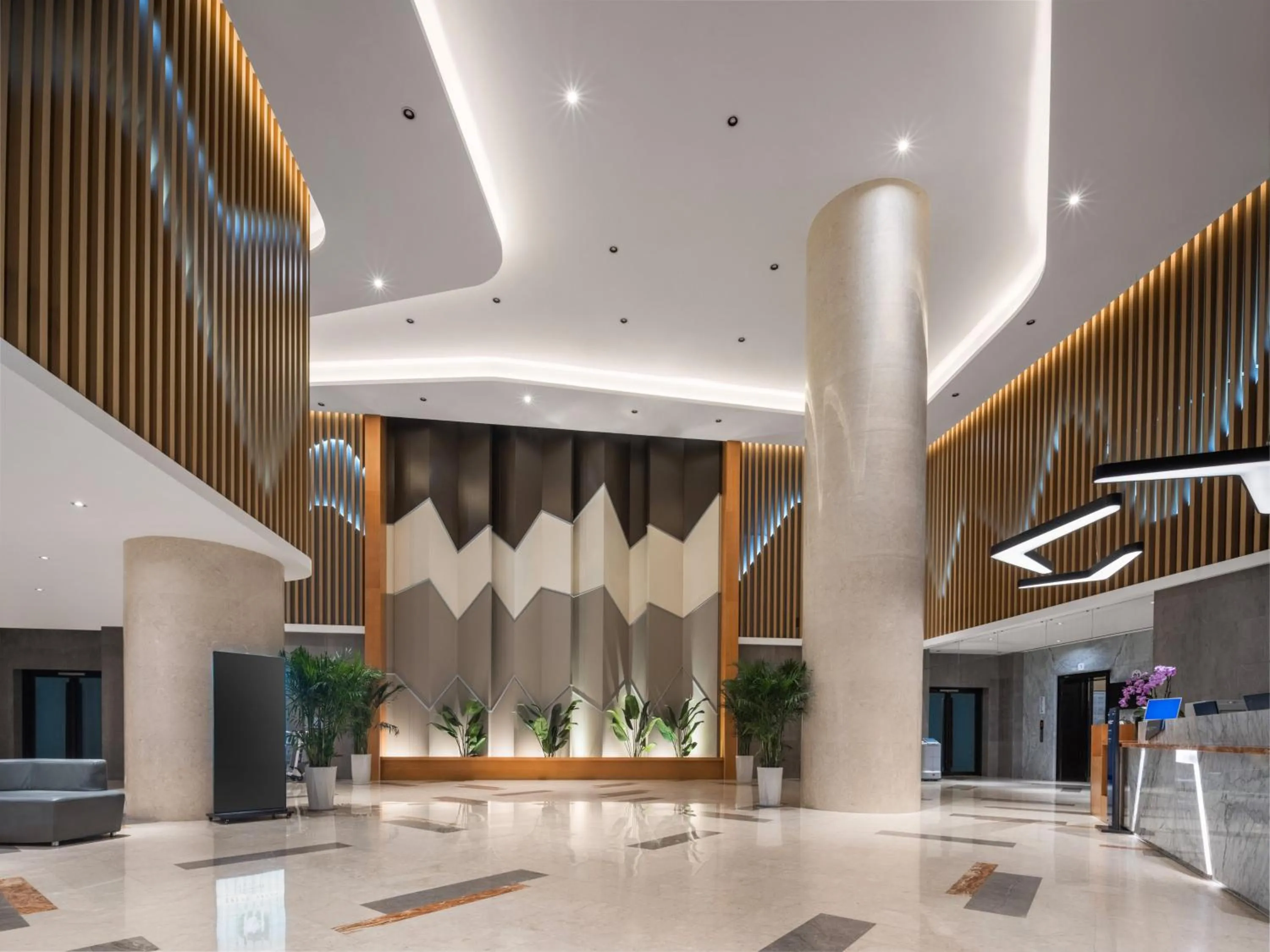 Property building in Holiday Inn Express Zhengzhou Zhengdong by IHG