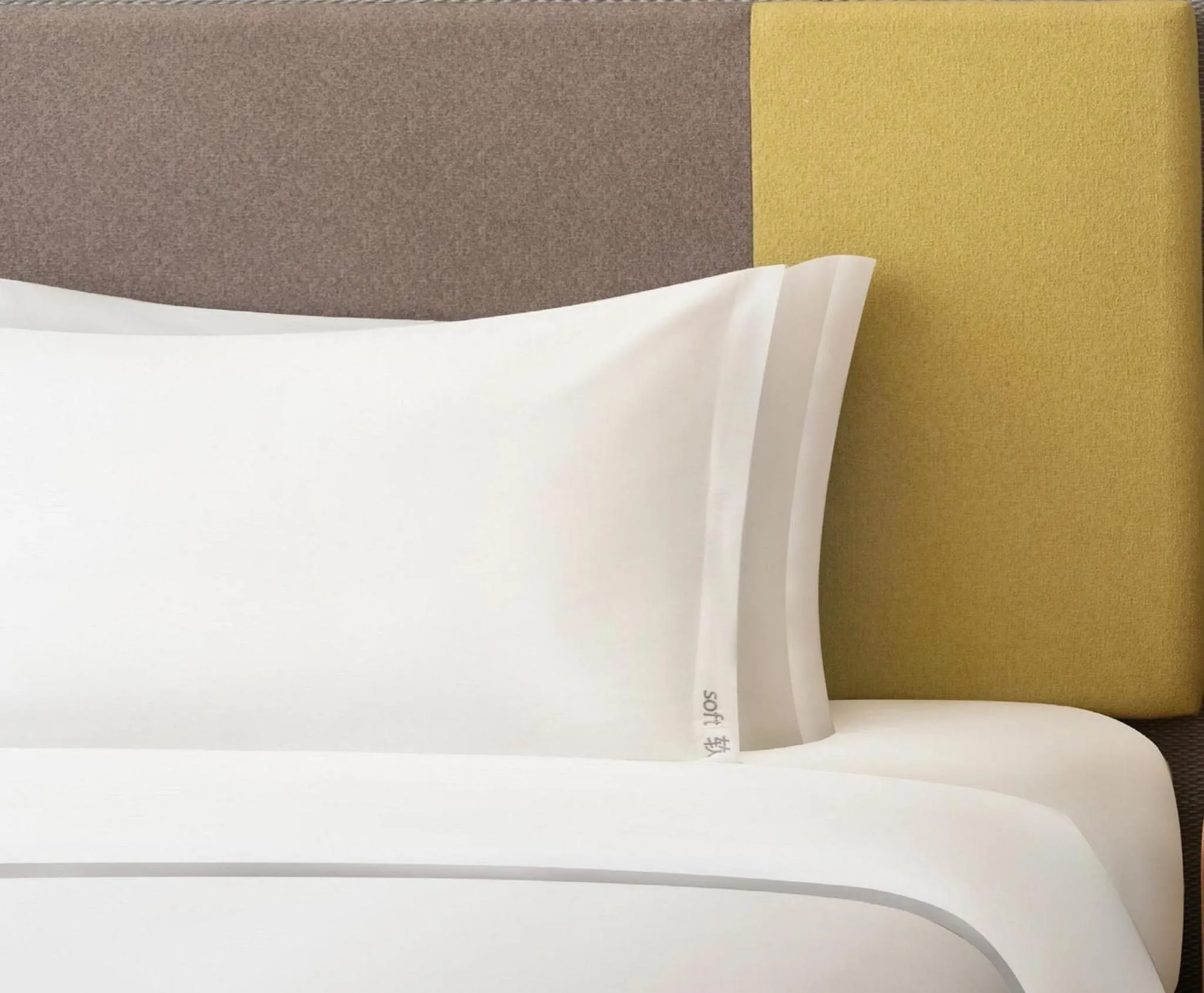 Photo of the whole room, Bed in Holiday Inn Express Zhengzhou Zhengdong by IHG