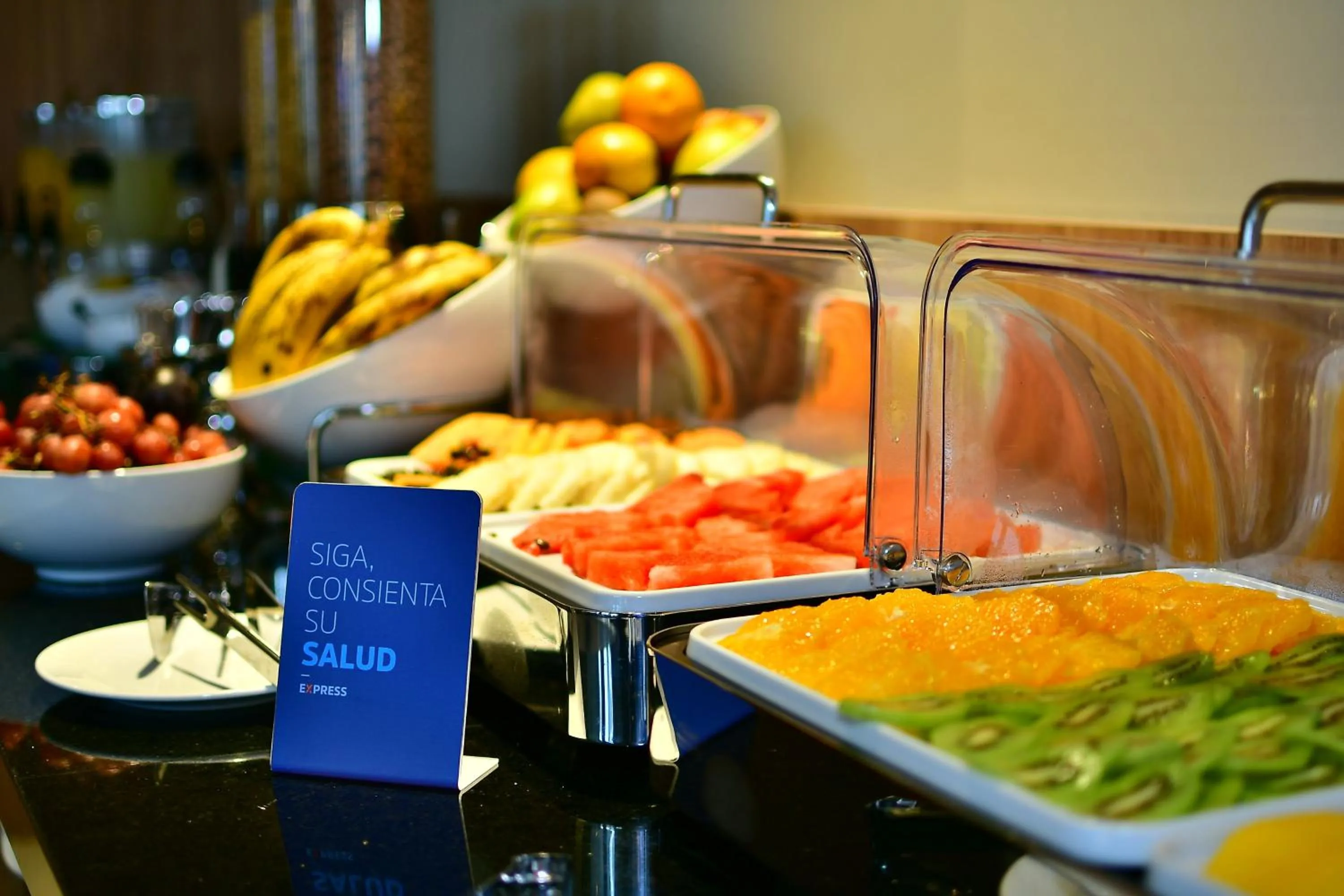 Breakfast in Holiday Inn Express Asuncion Aviadores by IHG