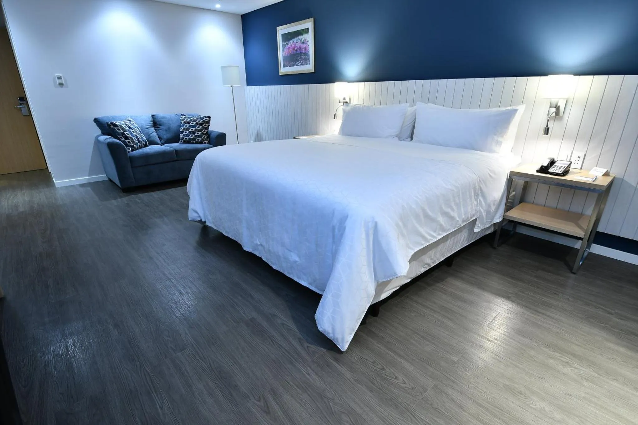 Photo of the whole room, Bed in Holiday Inn Express Asuncion Aviadores by IHG