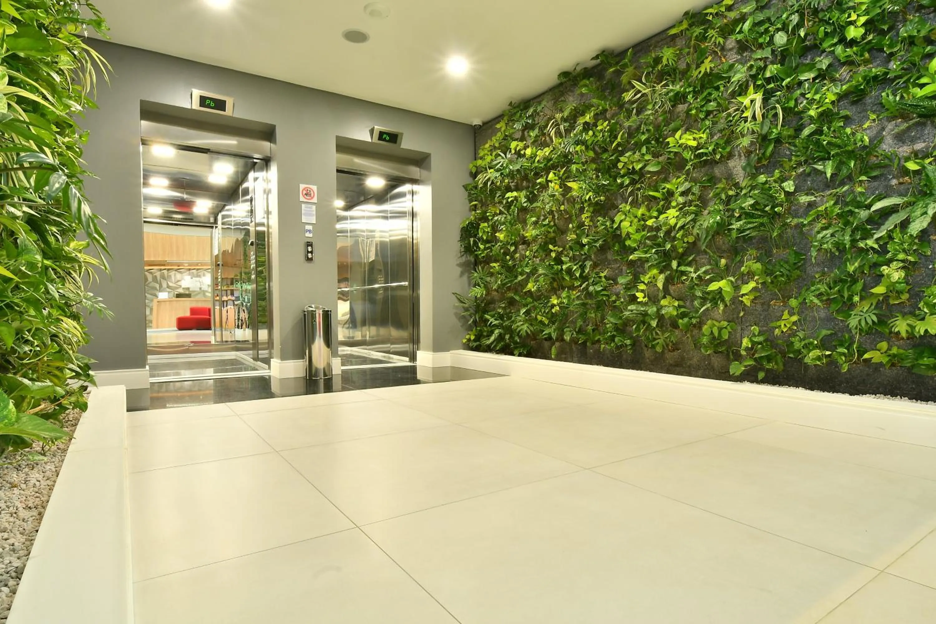 Decorative detail in Holiday Inn Express Asuncion Aviadores by IHG