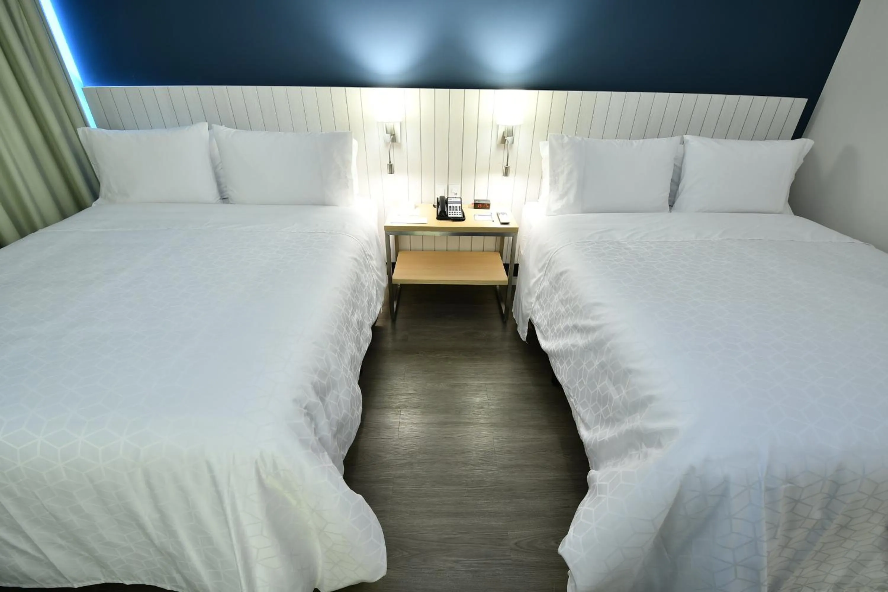 Photo of the whole room, Bed in Holiday Inn Express Asuncion Aviadores by IHG